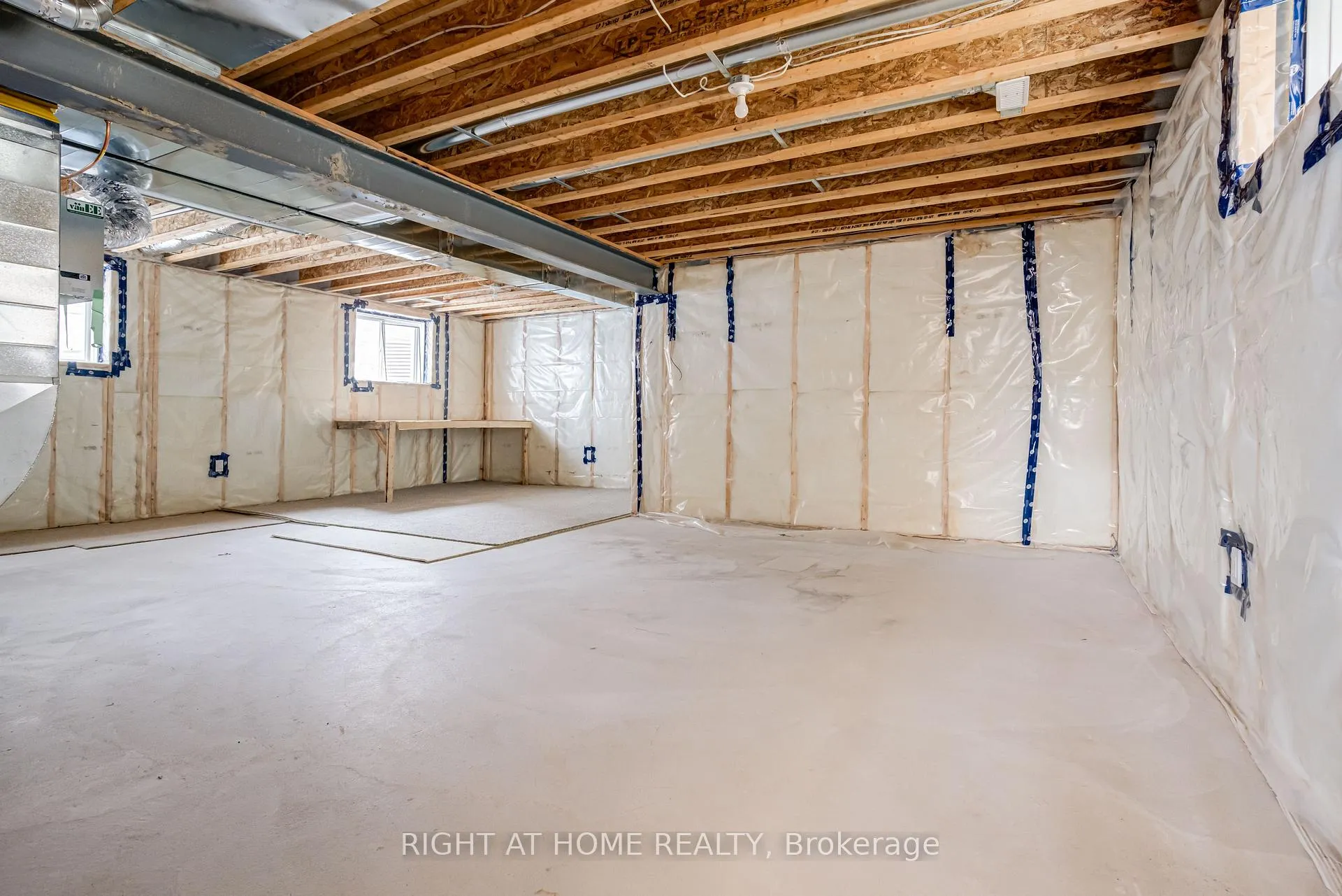 Photo 46 of 520 Clayton Avenue, Peterborough, Monaghan Ward 2 — HOMEH