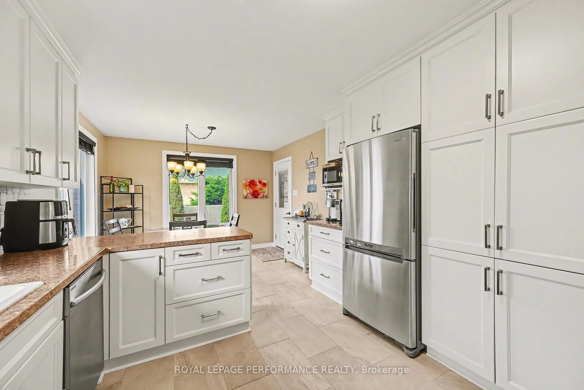 Photo 13 of 855 Kenyon Crescent, Cornwall — HOMEH