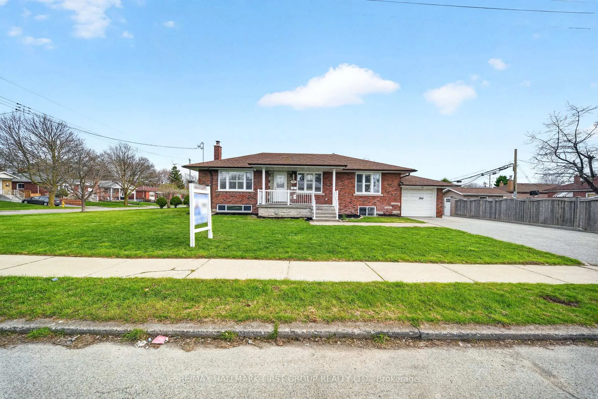 Photo 2 of 50 Gilroy Drive, Scarborough, Dorset Park — HOMEH