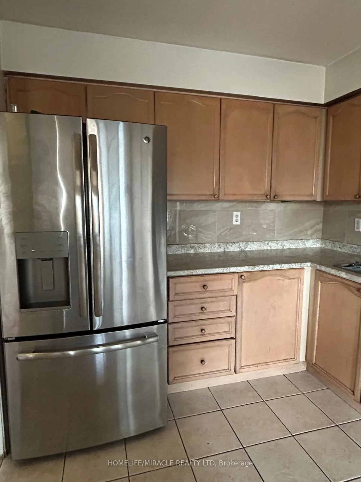 Photo 3 of 137 Oatfield Road, Brampton, Sandringham-Wellington — HOMEH