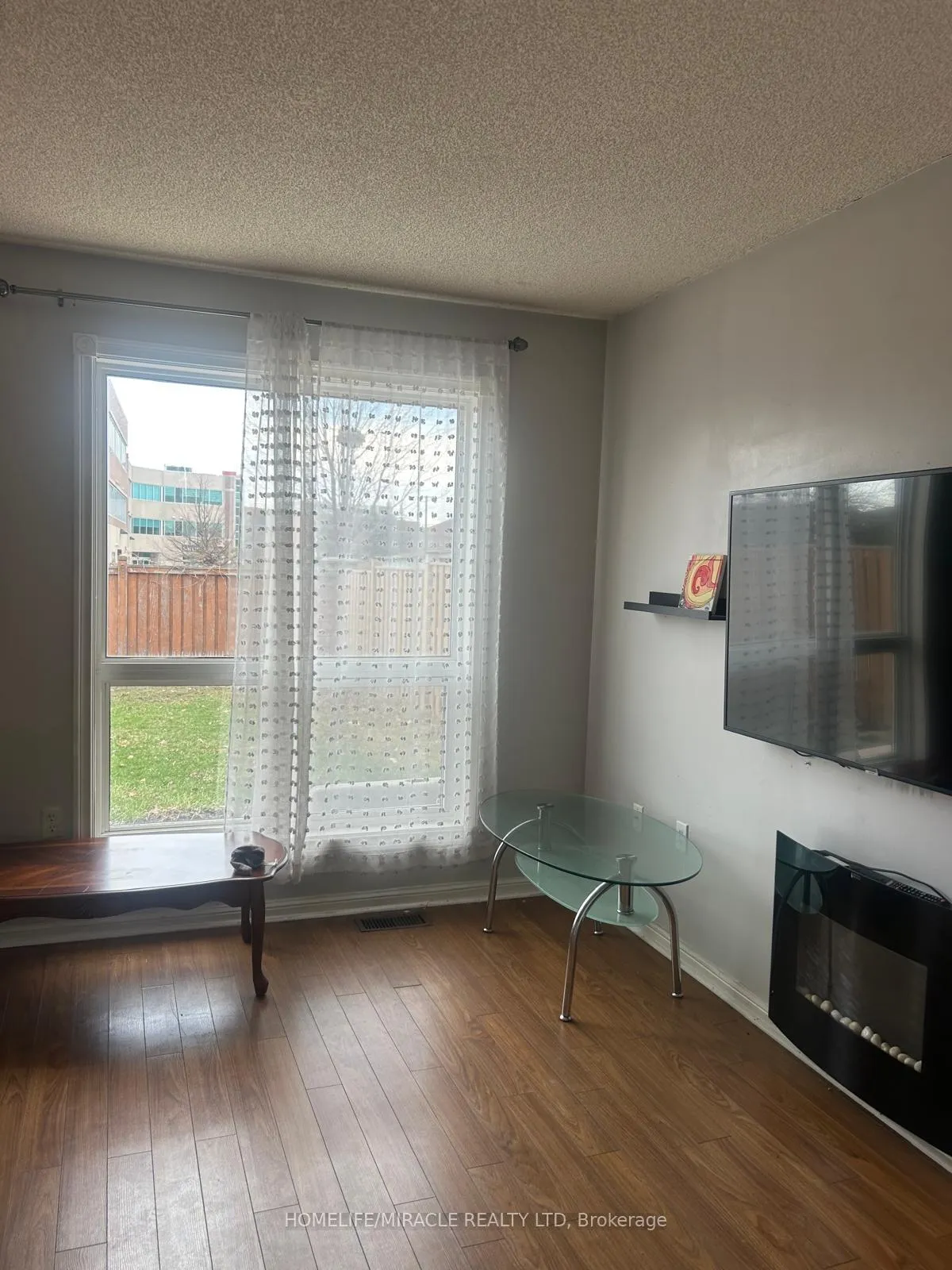 Photo 4 of 137 Oatfield Road, Brampton, Sandringham-Wellington — HOMEH