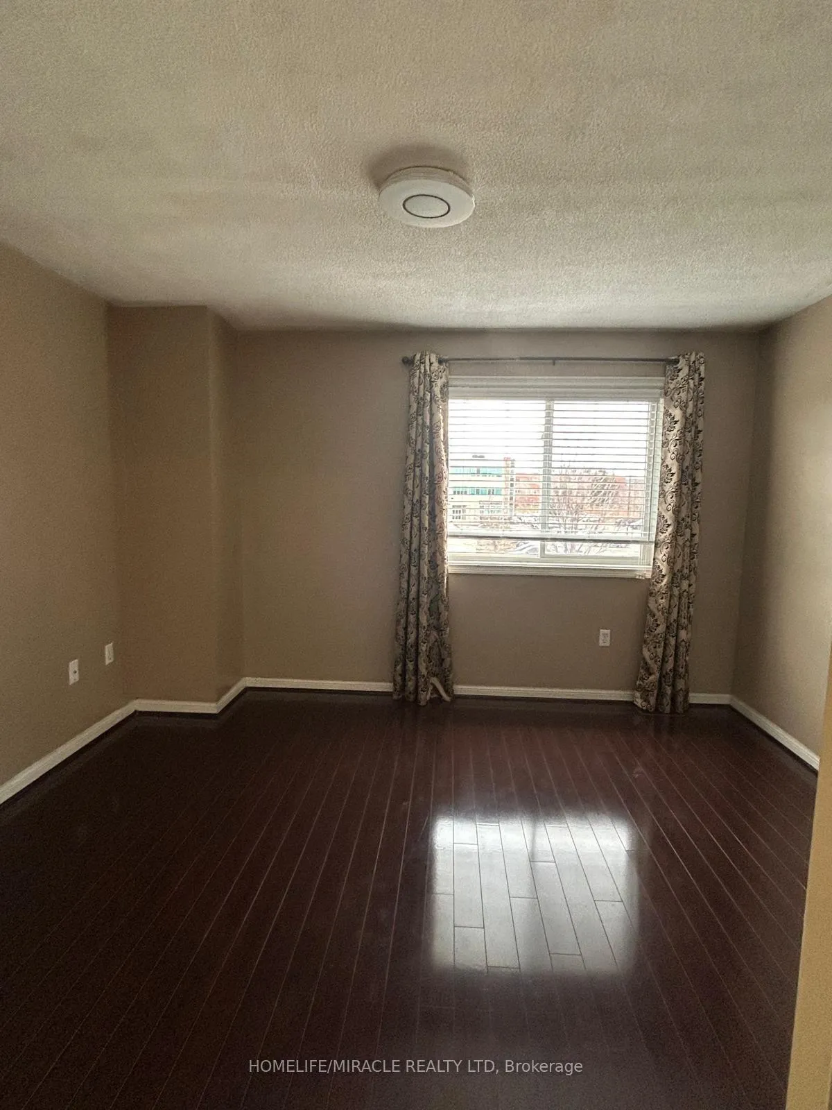 Photo 10 of 137 Oatfield Road, Brampton, Sandringham-Wellington — HOMEH