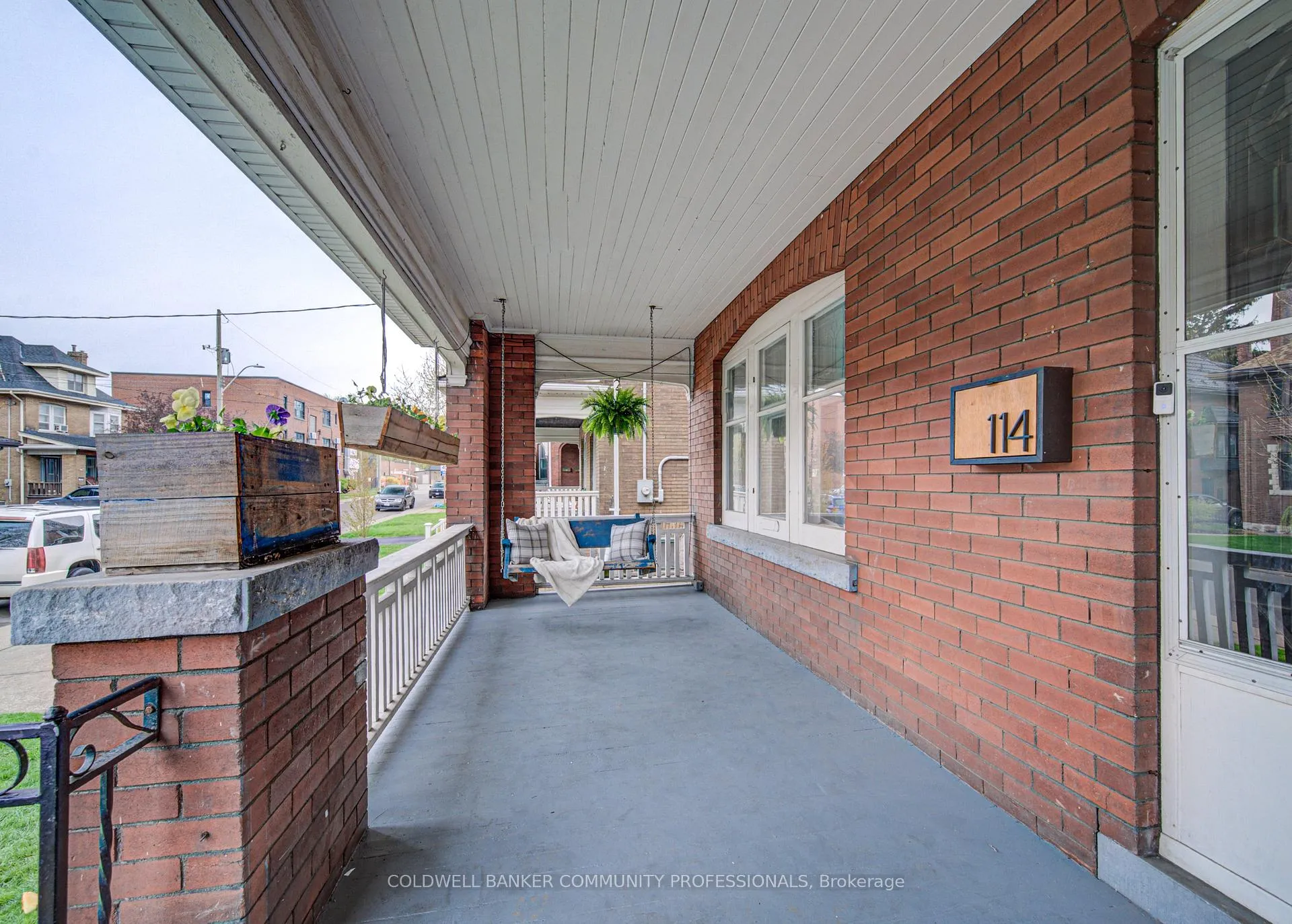 Photo 3 of 114 Prospect Street S, Hamilton, Stipley — HOMEH