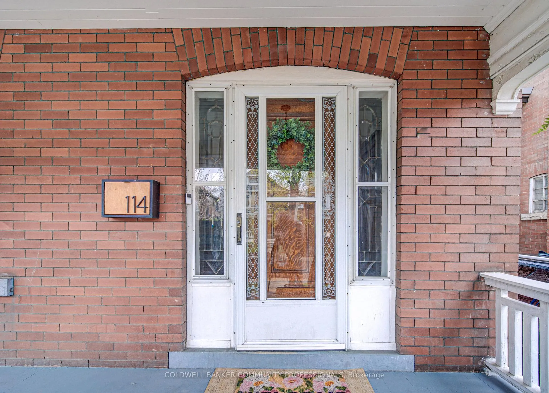 Photo 4 of 114 Prospect Street S, Hamilton, Stipley — HOMEH