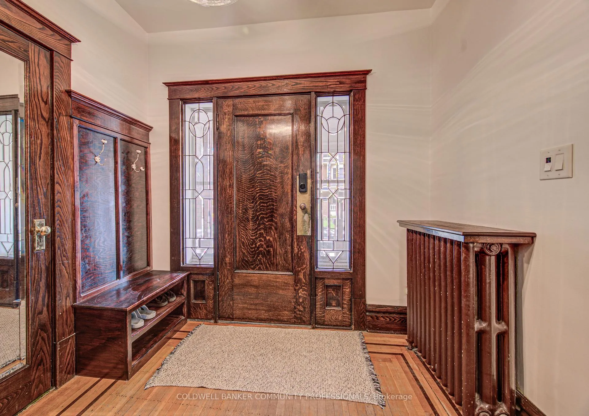 Photo 5 of 114 Prospect Street S, Hamilton, Stipley — HOMEH