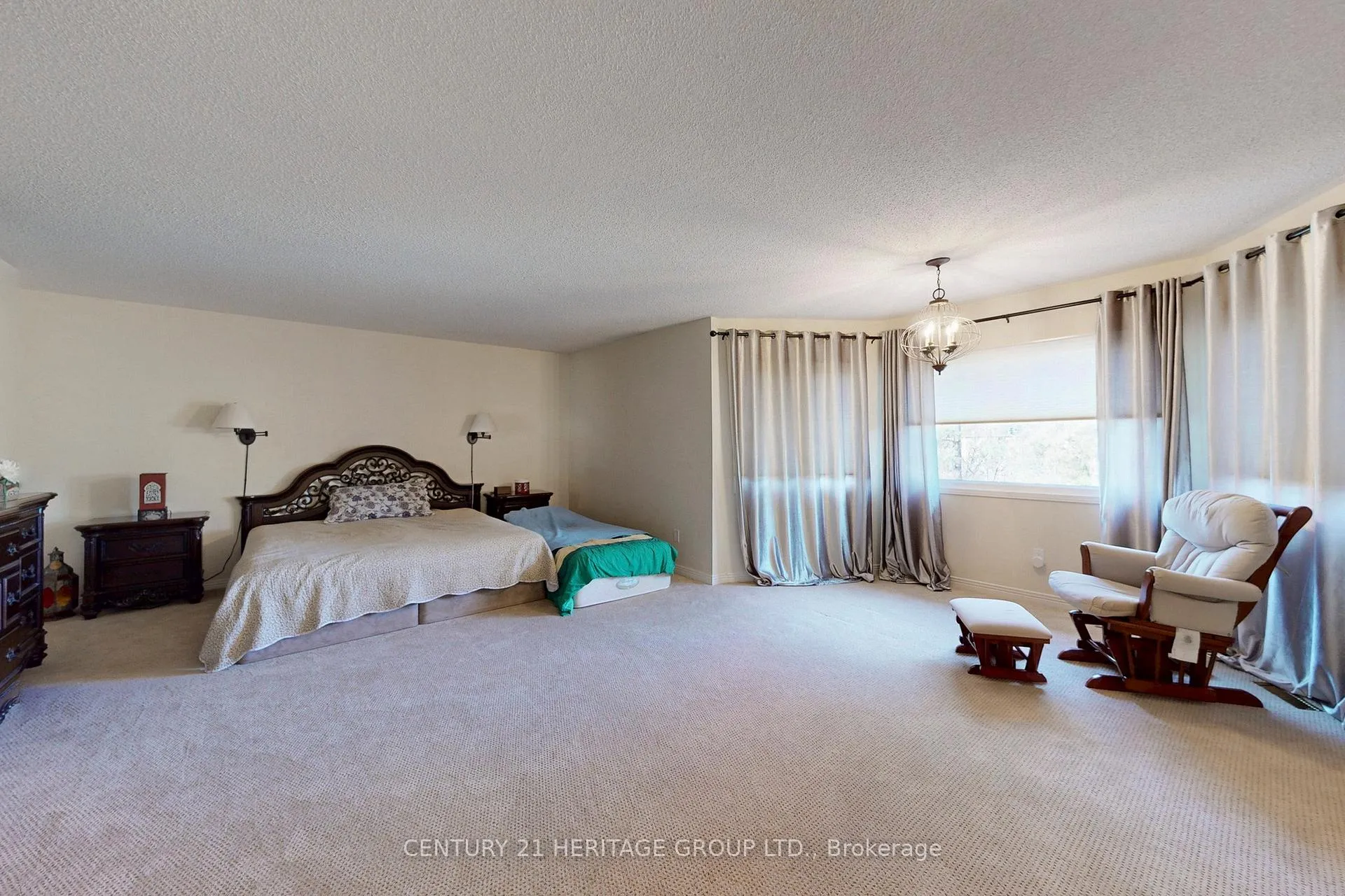 Photo 19 of 136 Cranberry Lane, Aurora, Aurora Highlands — HOMEH