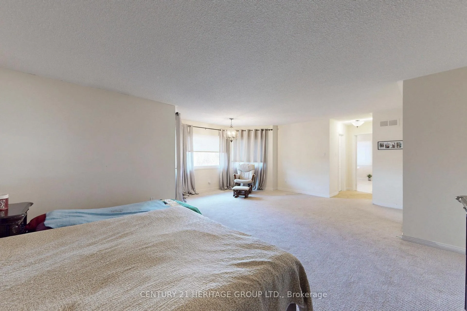 Photo 20 of 136 Cranberry Lane, Aurora, Aurora Highlands — HOMEH