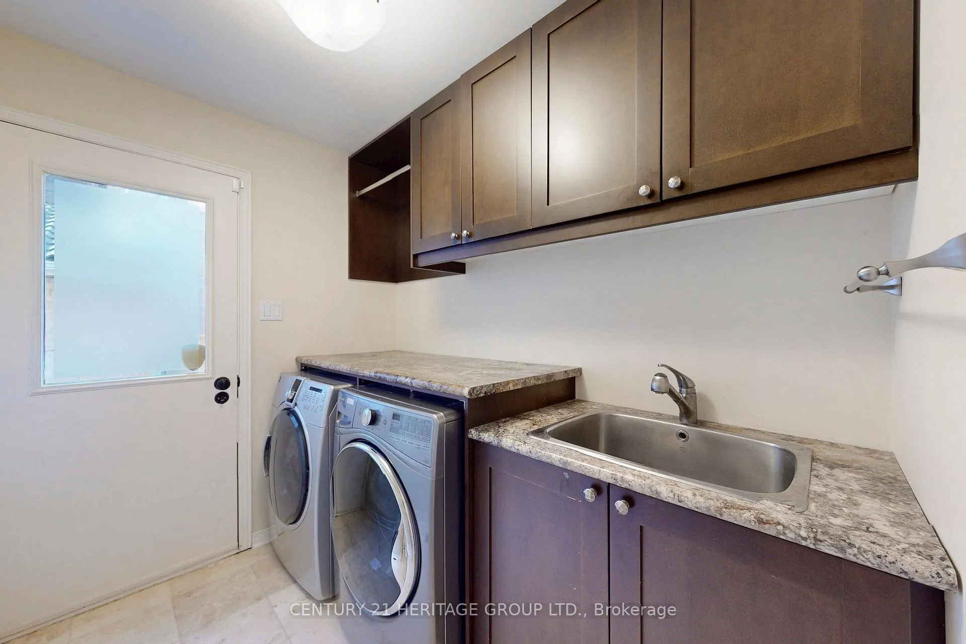 Photo 33 of 136 Cranberry Lane, Aurora, Aurora Highlands — HOMEH