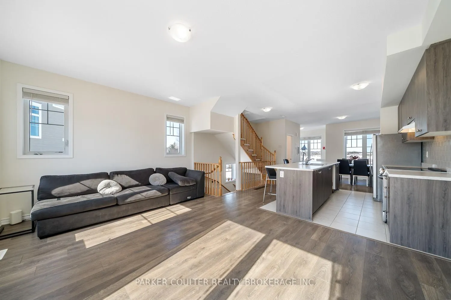 Photo 11 of 49 Surf Drive, Wasaga Beach — HOMEH