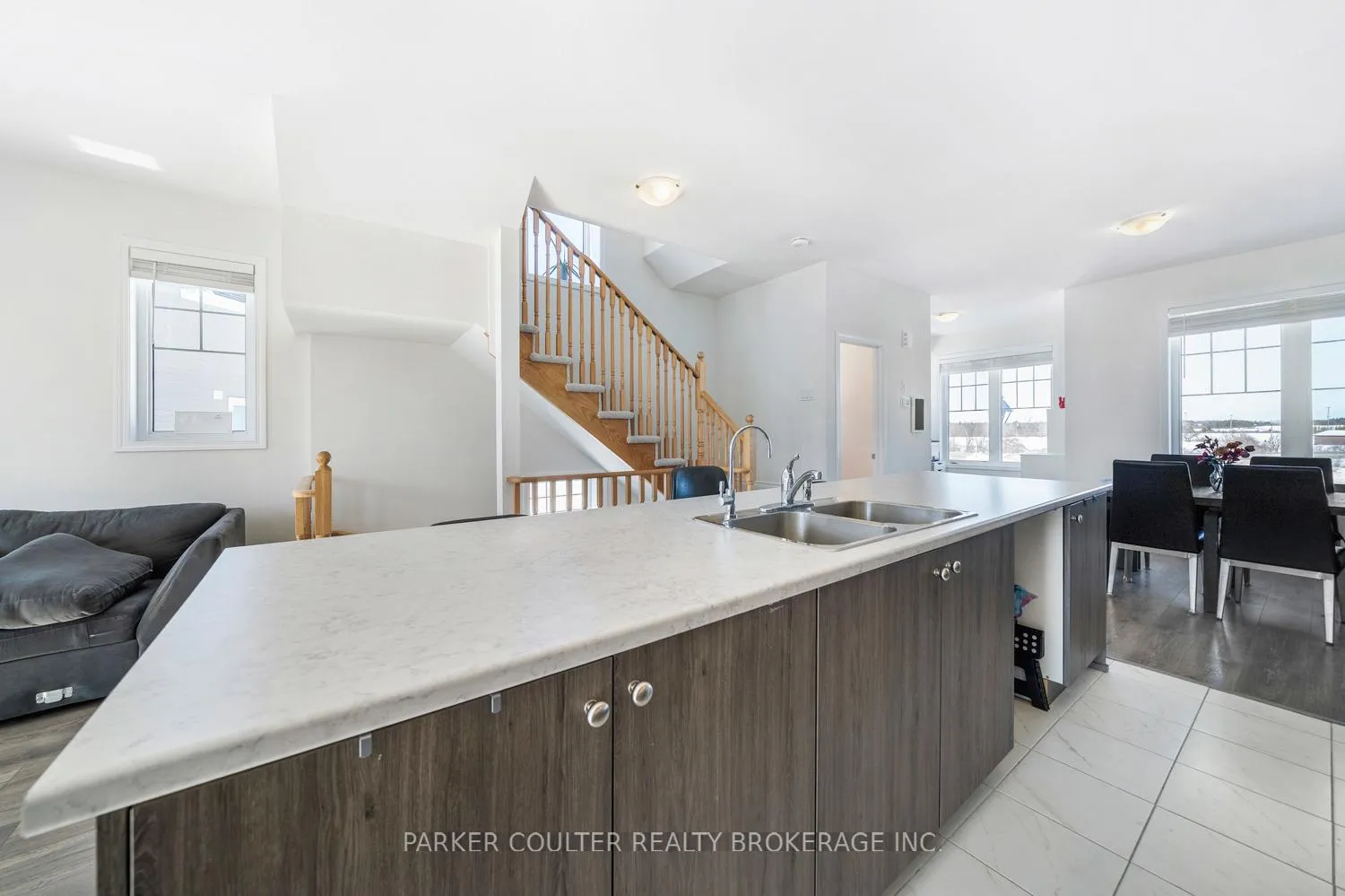 Photo 15 of 49 Surf Drive, Wasaga Beach — HOMEH