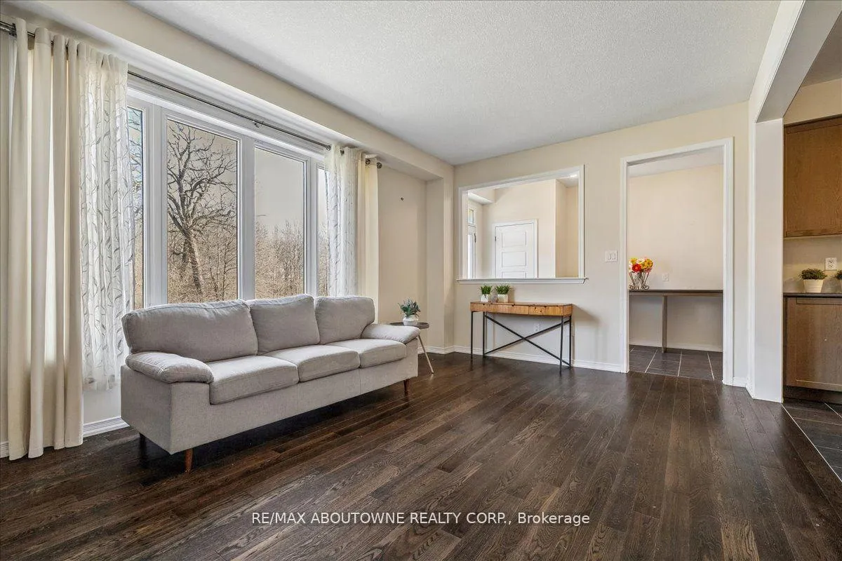 Photo 10 of 7608 Tupelo Crescent, Niagara Falls, Brown — HOMEH