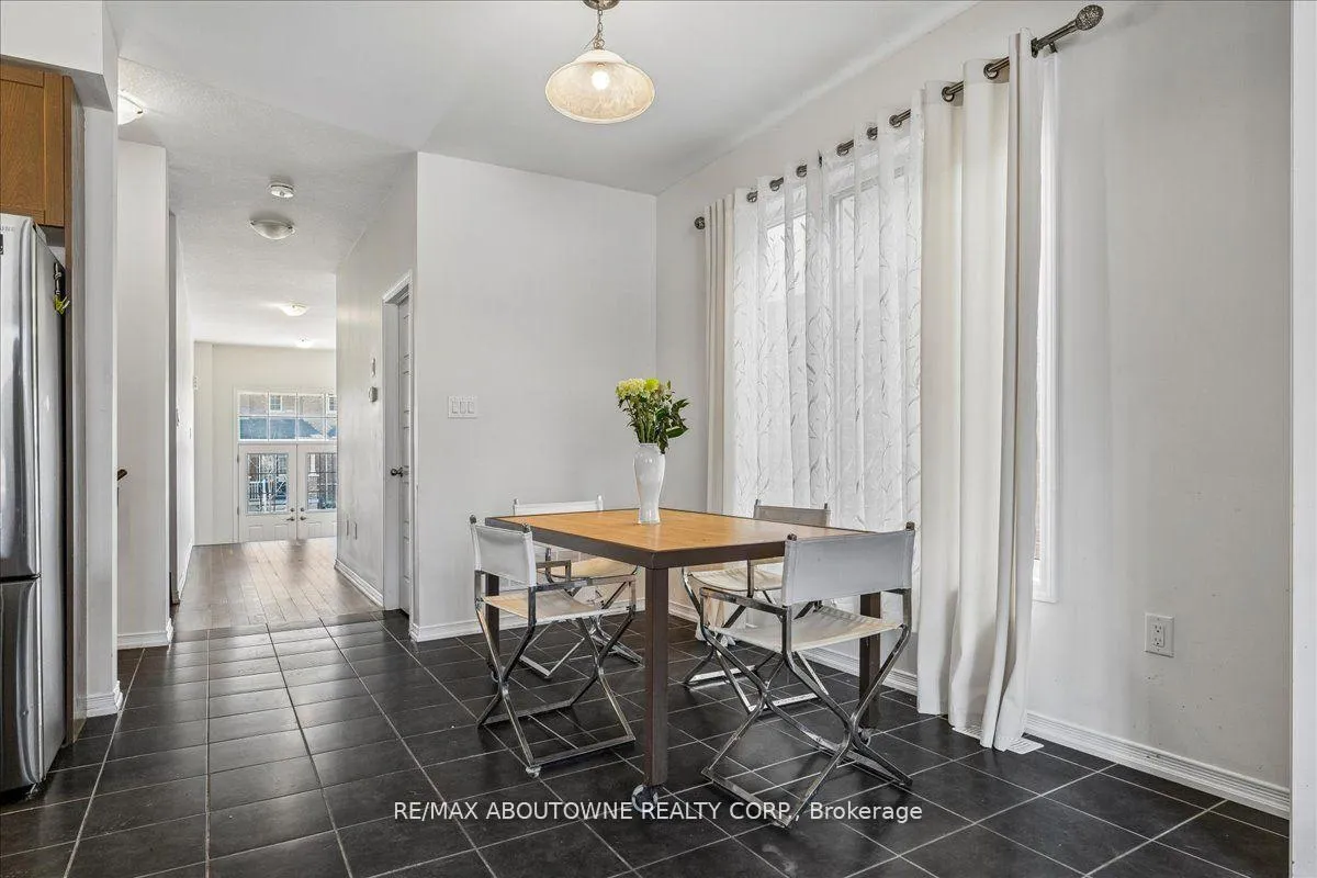Photo 11 of 7608 Tupelo Crescent, Niagara Falls, Brown — HOMEH
