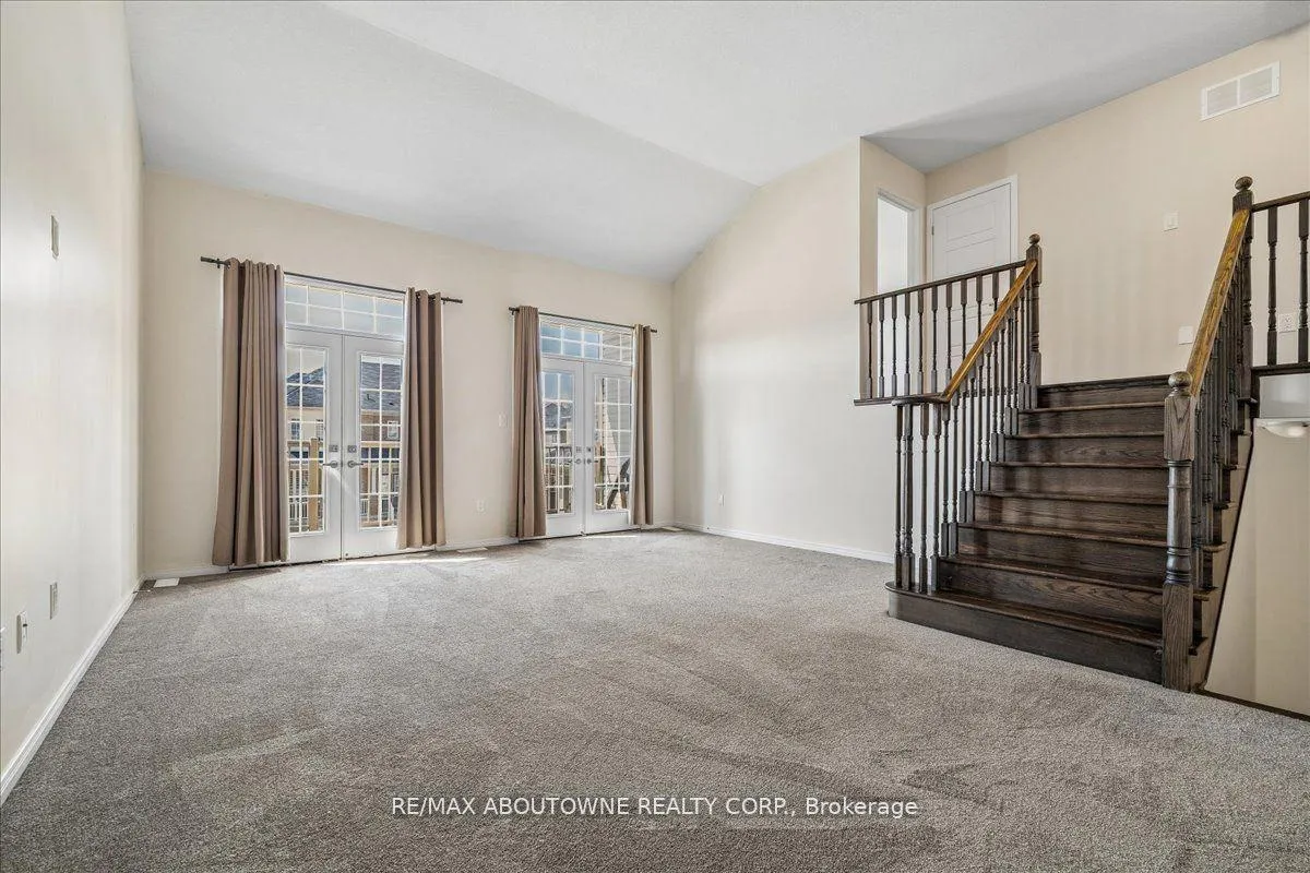 Photo 16 of 7608 Tupelo Crescent, Niagara Falls, Brown — HOMEH