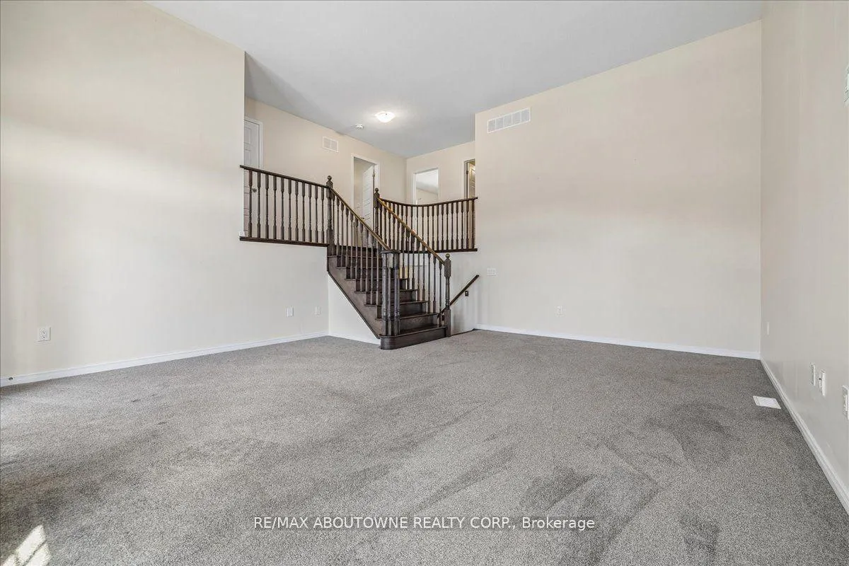 Photo 18 of 7608 Tupelo Crescent, Niagara Falls, Brown — HOMEH