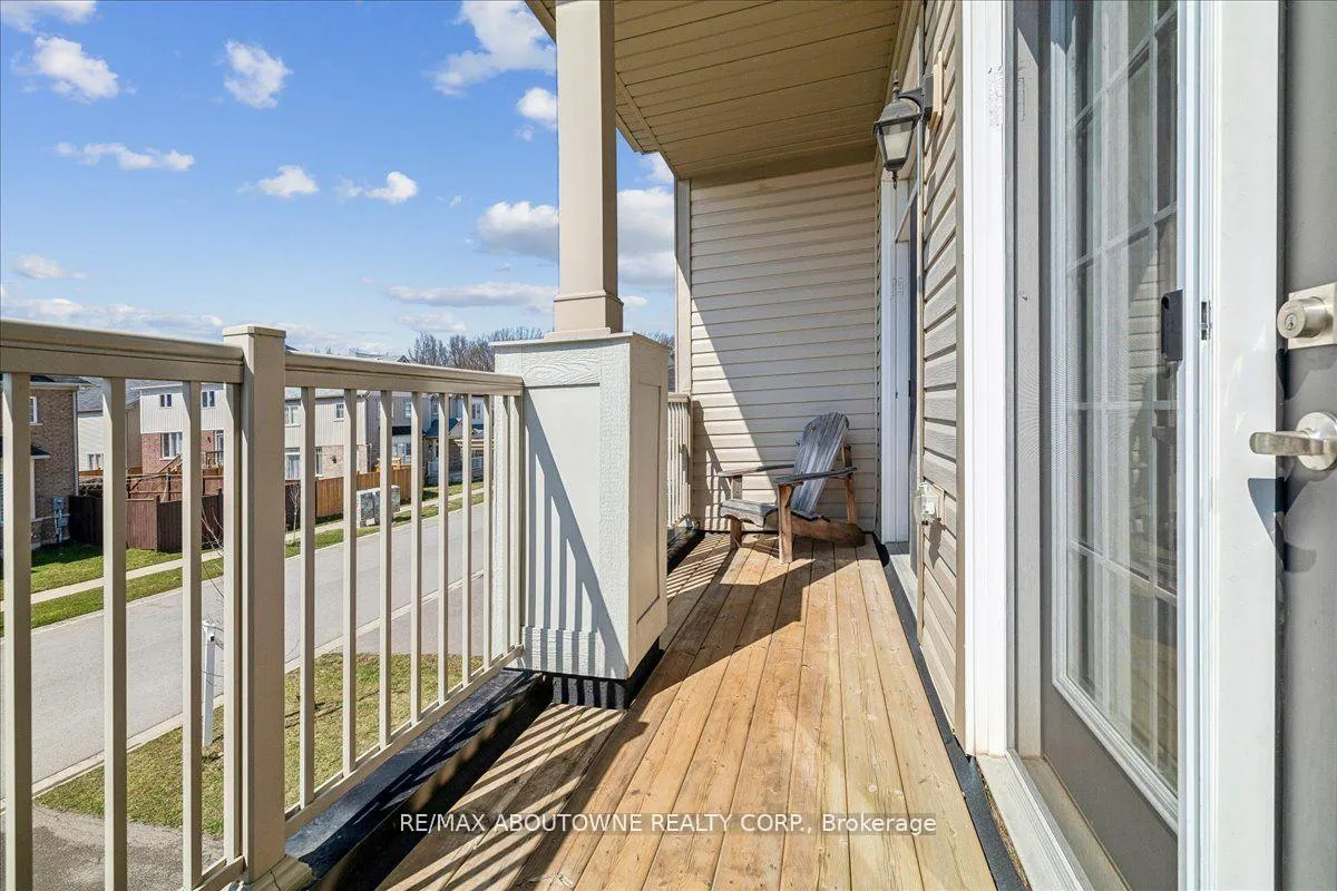 Photo 19 of 7608 Tupelo Crescent, Niagara Falls, Brown — HOMEH