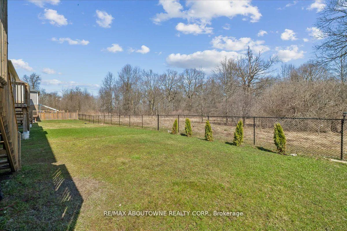 Photo 29 of 7608 Tupelo Crescent, Niagara Falls, Brown — HOMEH