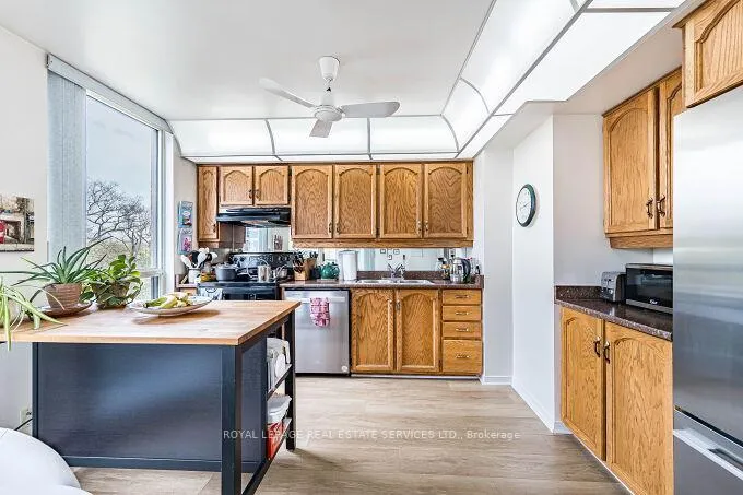 Photo 32 of Unit 510, 1 Aberfoyle Crescent, Etobicoke, Islington-City Centre West — HOMEH
