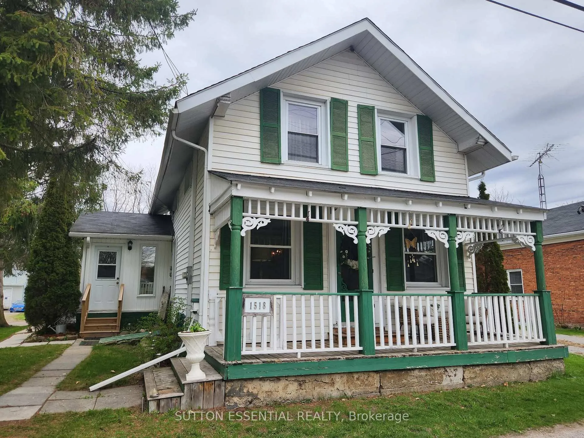 Front of 1518 County Road 2