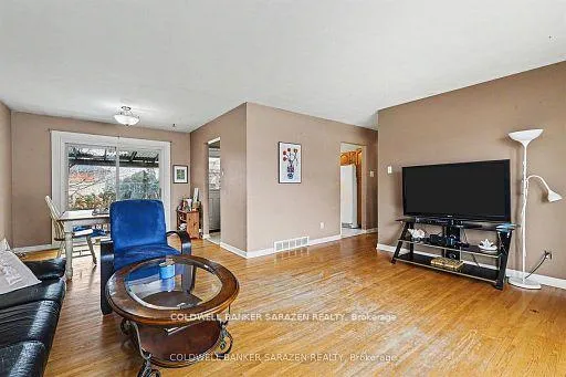 Photo 2 of 2091 Lenester Avenue, Ottawa, McKellar Heights/Glabar Park — HOMEH
