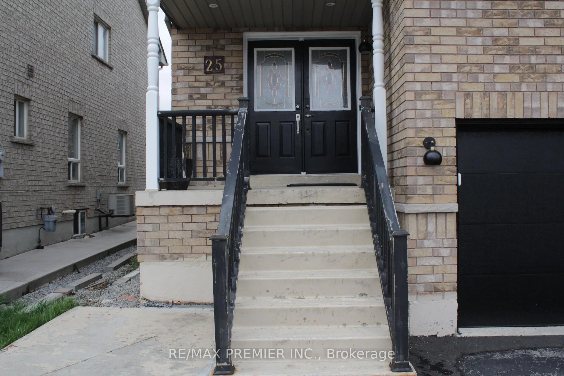 Photo 3 of Unit A, 25 Westbrook Avenue, Brampton, Bram East — HOMEH