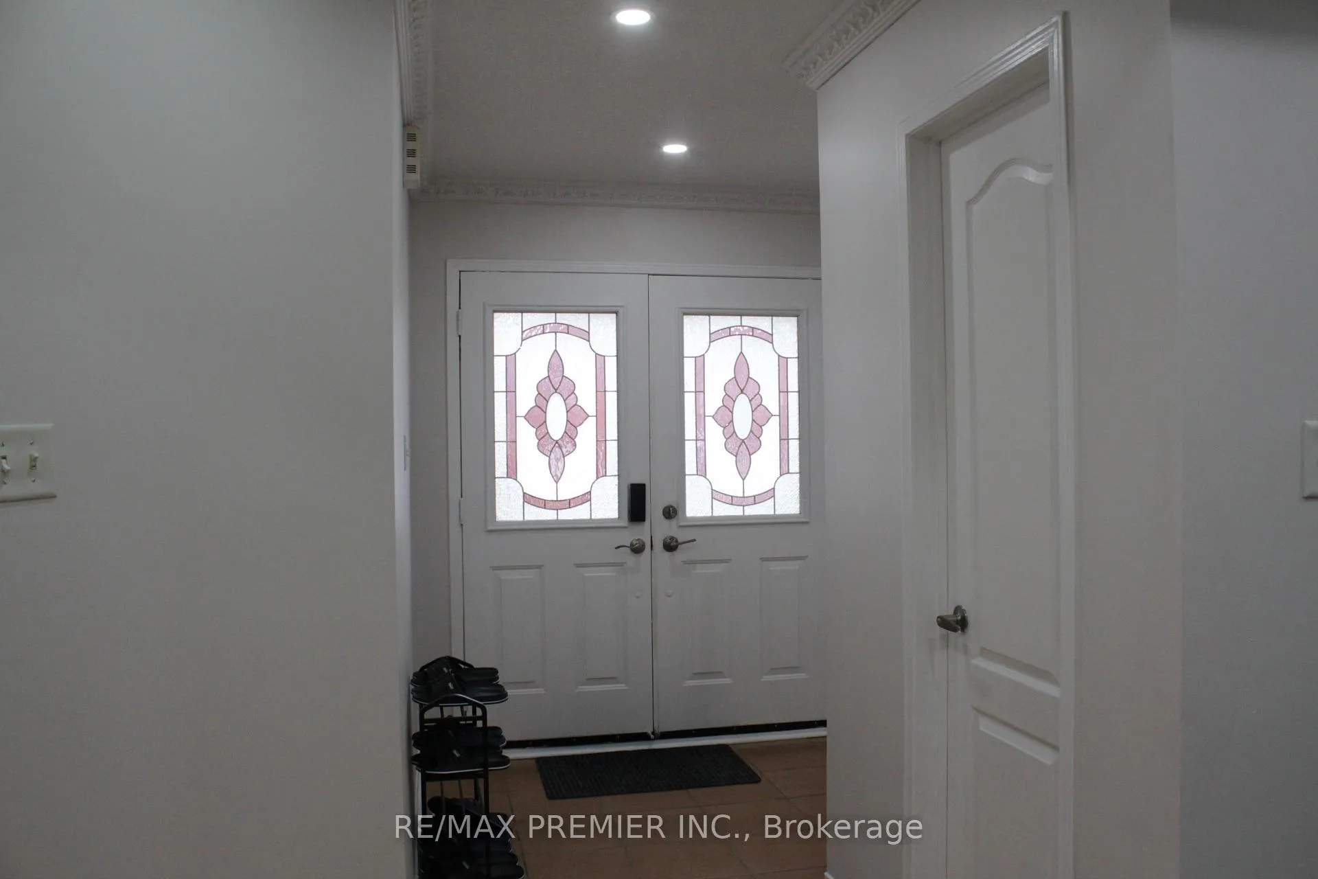 Photo 4 of Unit A, 25 Westbrook Avenue, Brampton, Bram East — HOMEH