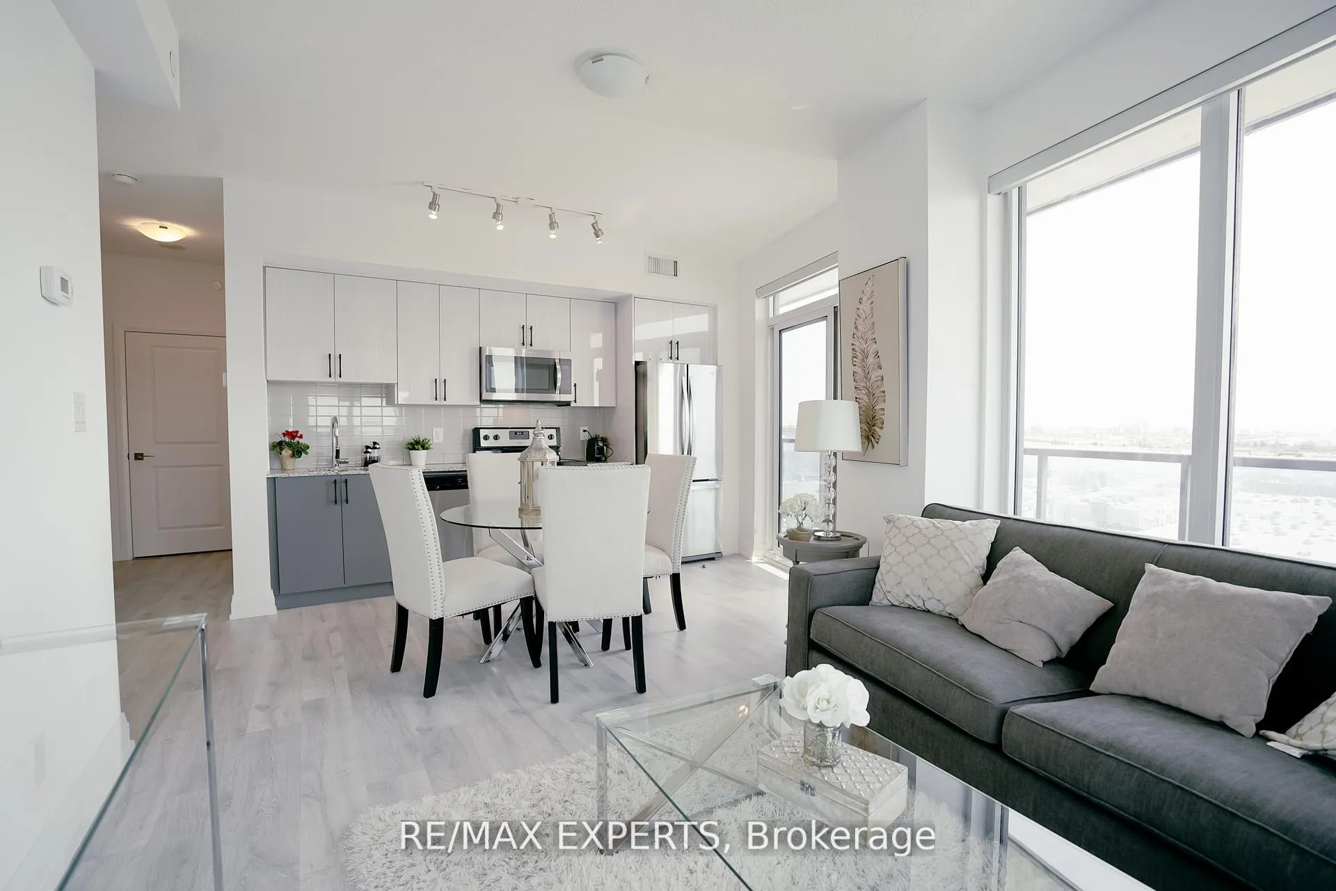 Photo 2 of Unit 1005, 3700 Highway 7, Vaughan, East Woodbridge — HOMEH