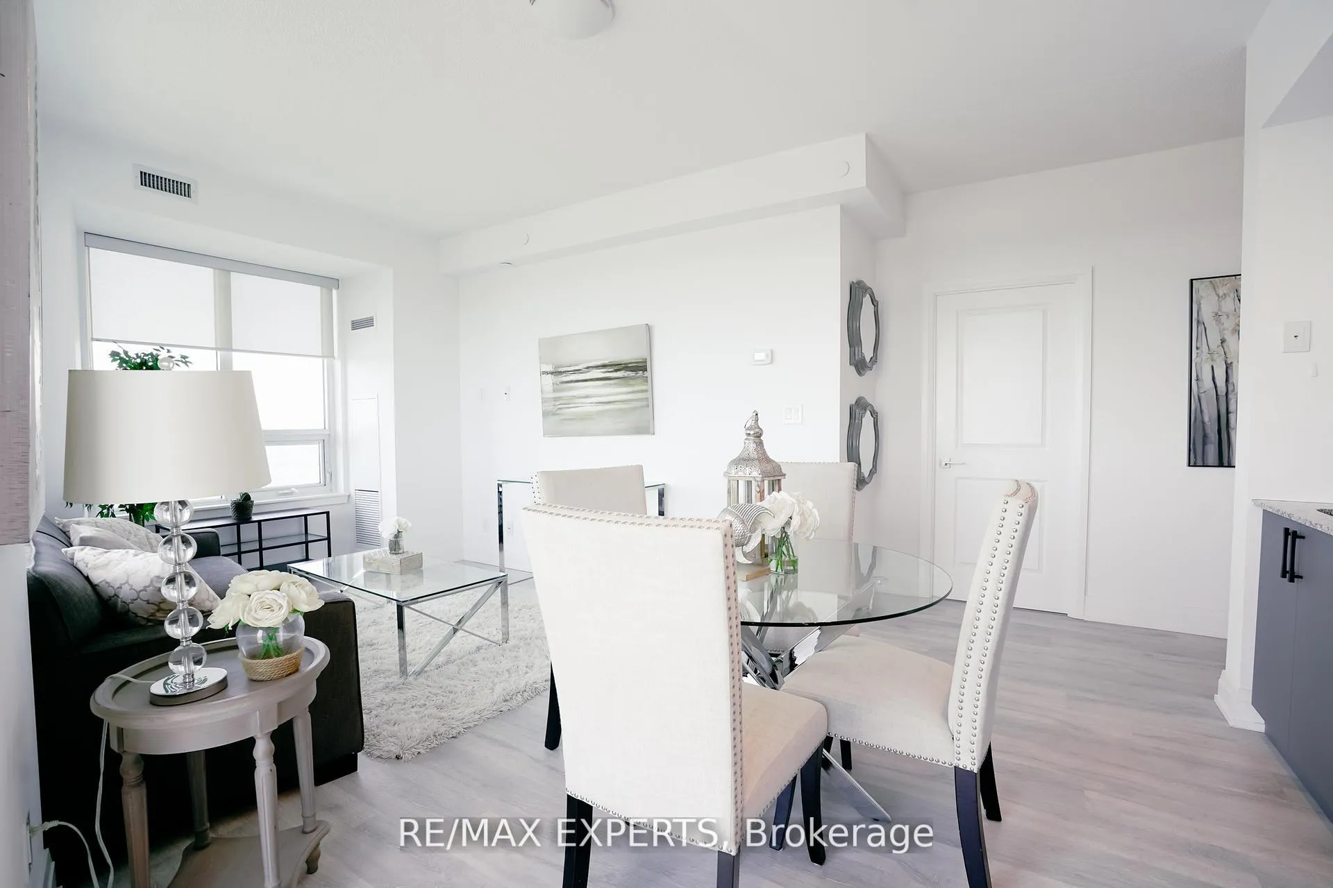 Photo 3 of Unit 1005, 3700 Highway 7, Vaughan, East Woodbridge — HOMEH