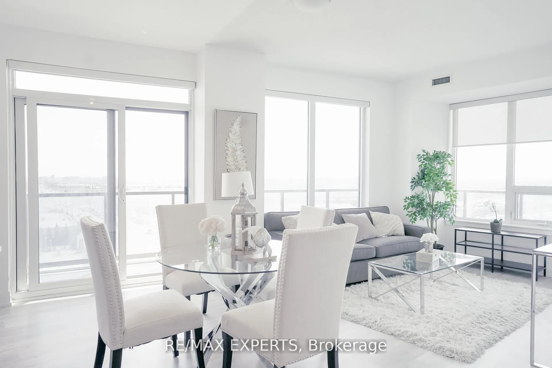 Photo 7 of Unit 1005, 3700 Highway 7, Vaughan, East Woodbridge — HOMEH