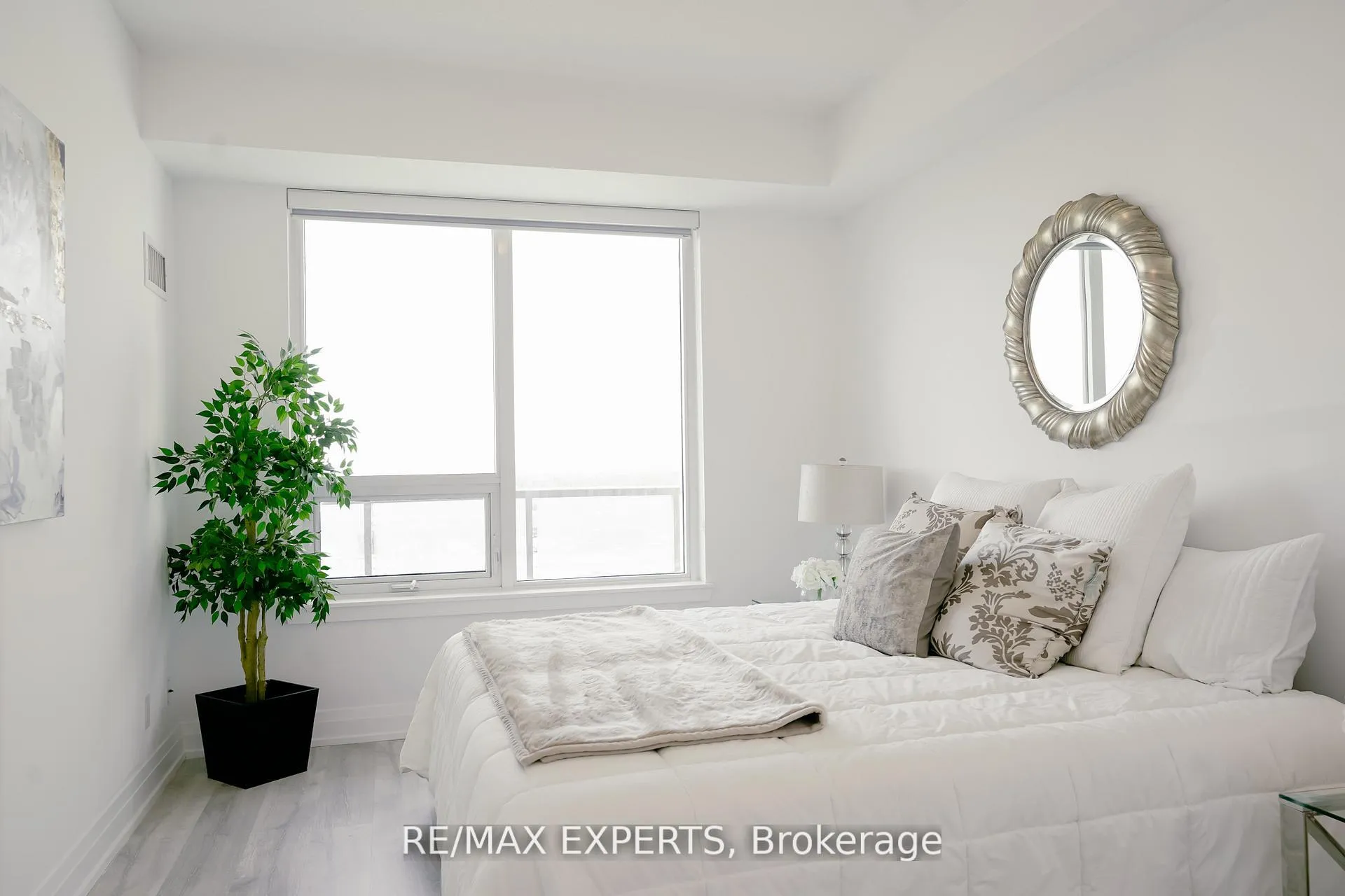 Photo 10 of Unit 1005, 3700 Highway 7, Vaughan, East Woodbridge — HOMEH