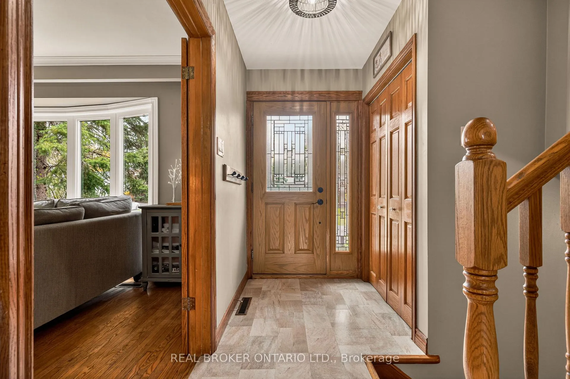 Photo 2 of 5119 Cherryhill Crescent, Burlington, Appleby — HOMEH