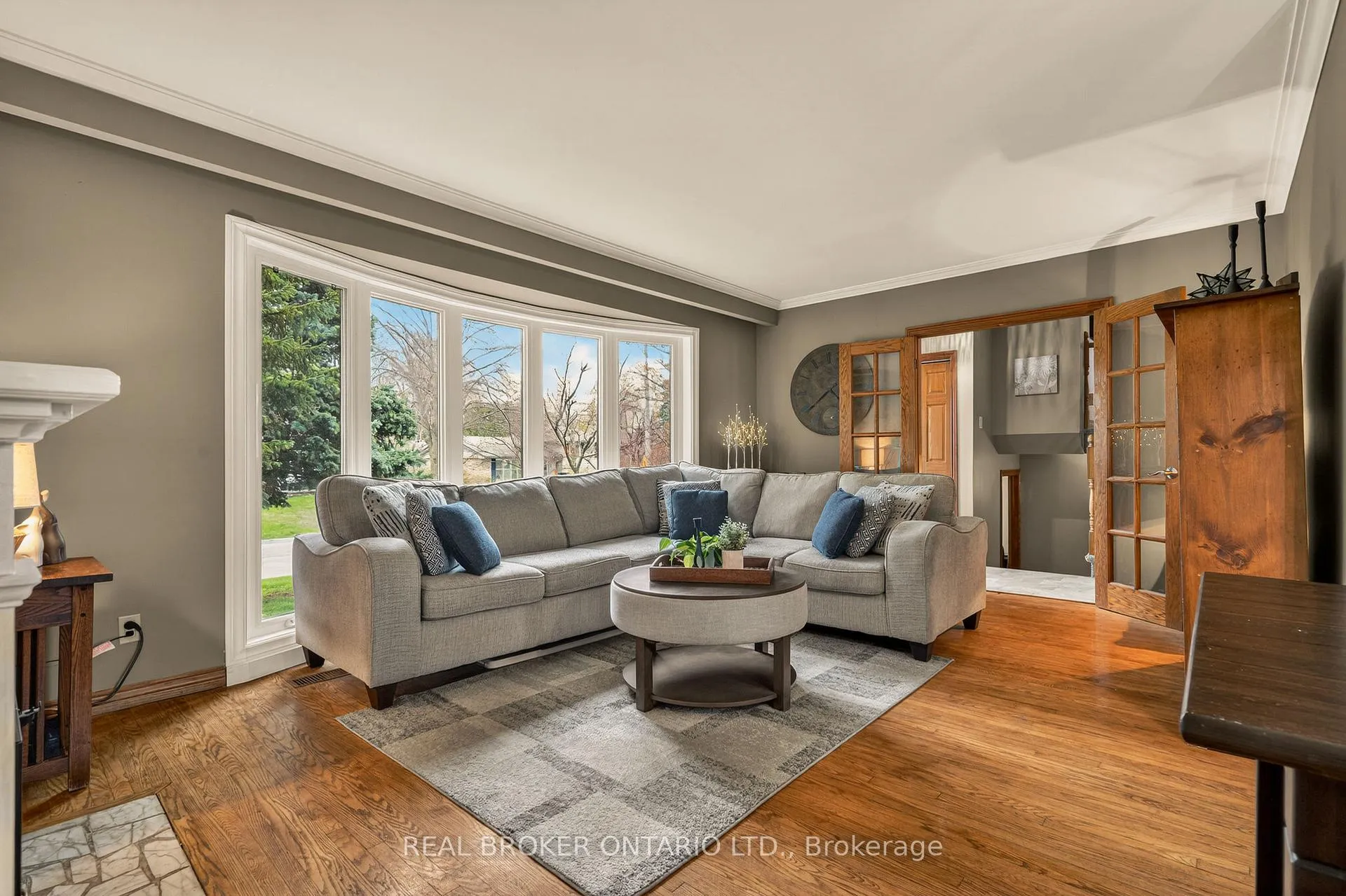 Photo 3 of 5119 Cherryhill Crescent, Burlington, Appleby — HOMEH