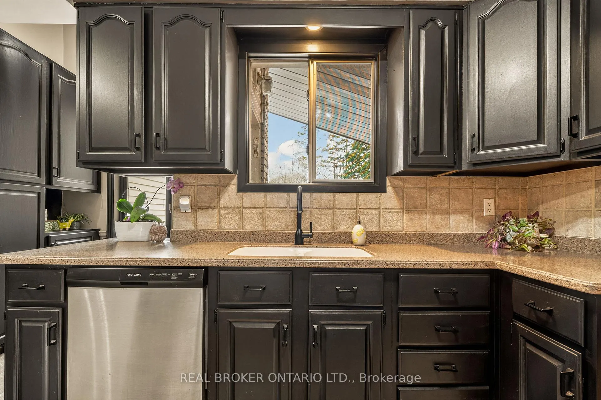 Photo 13 of 5119 Cherryhill Crescent, Burlington, Appleby — HOMEH