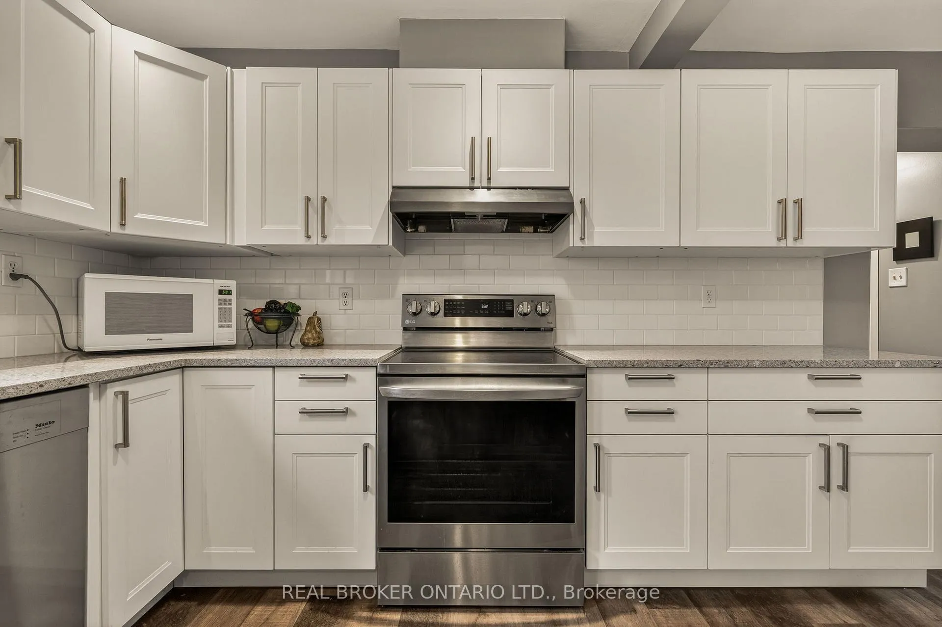 Photo 32 of 5119 Cherryhill Crescent, Burlington, Appleby — HOMEH