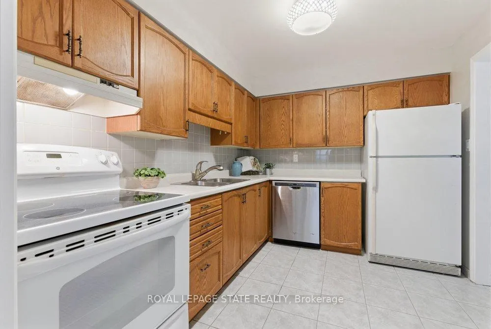 Photo 7 of Unit 302, 966 Queenston Road, Hamilton, Stoney Creek — HOMEH
