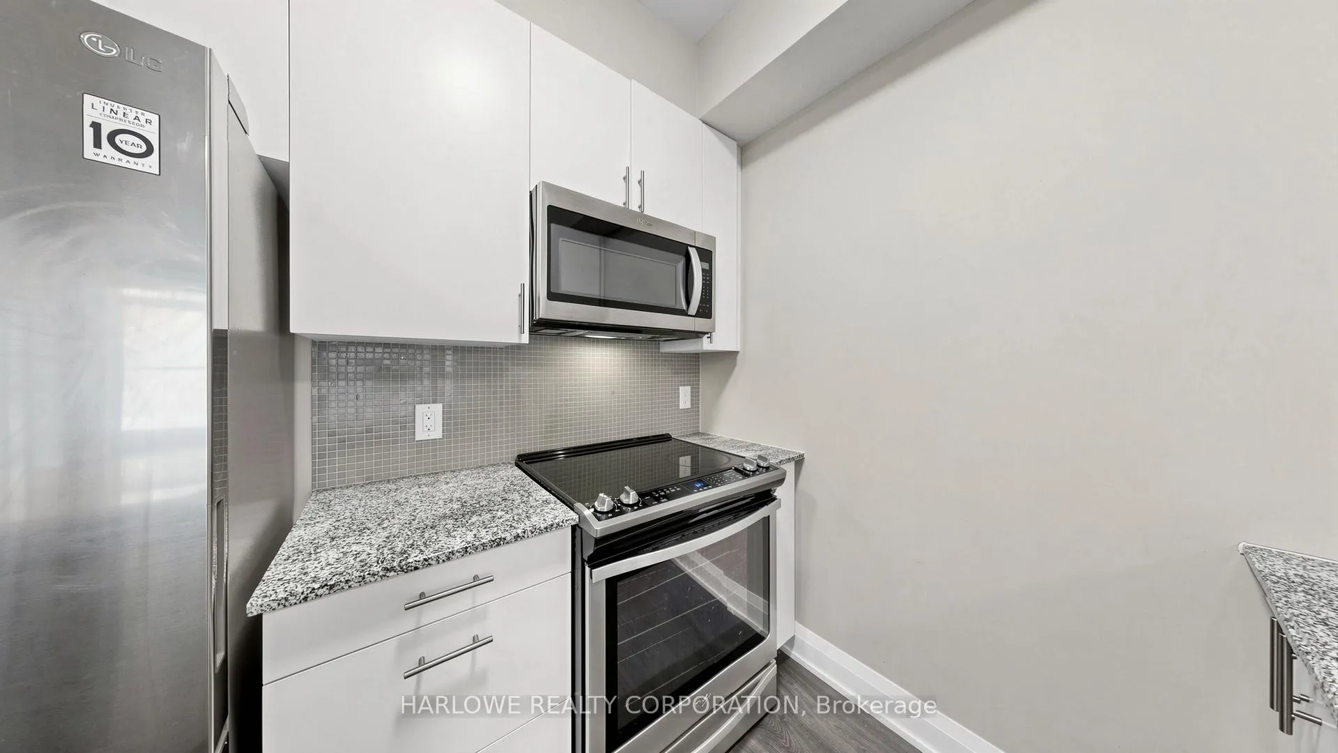Photo 14 of Unit 207, 3655 Kingston Road, Scarborough, Scarborough Village — HOMEH