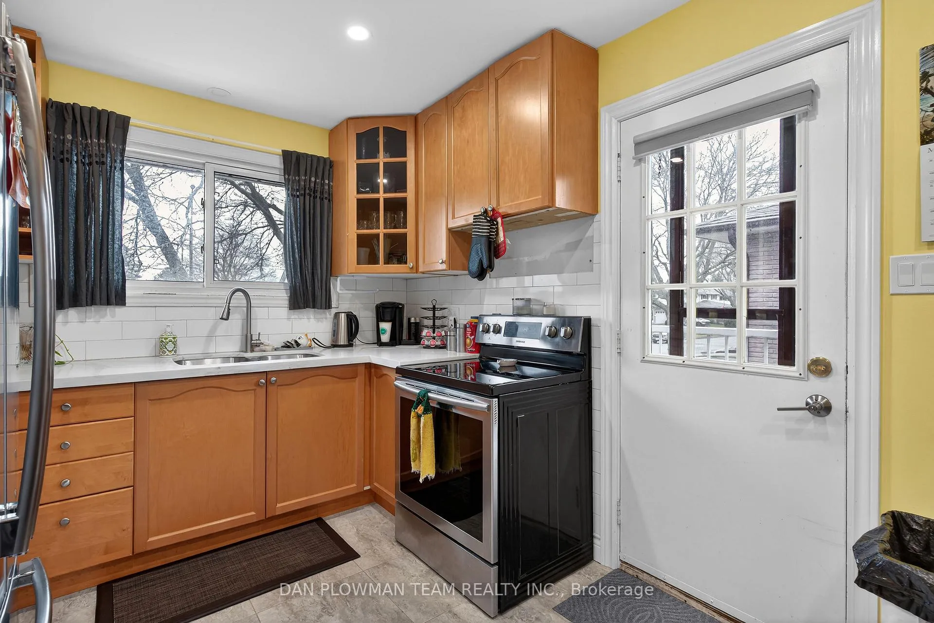 Photo 7 of 344 Kensington Crescent, Oshawa, Centennial — HOMEH
