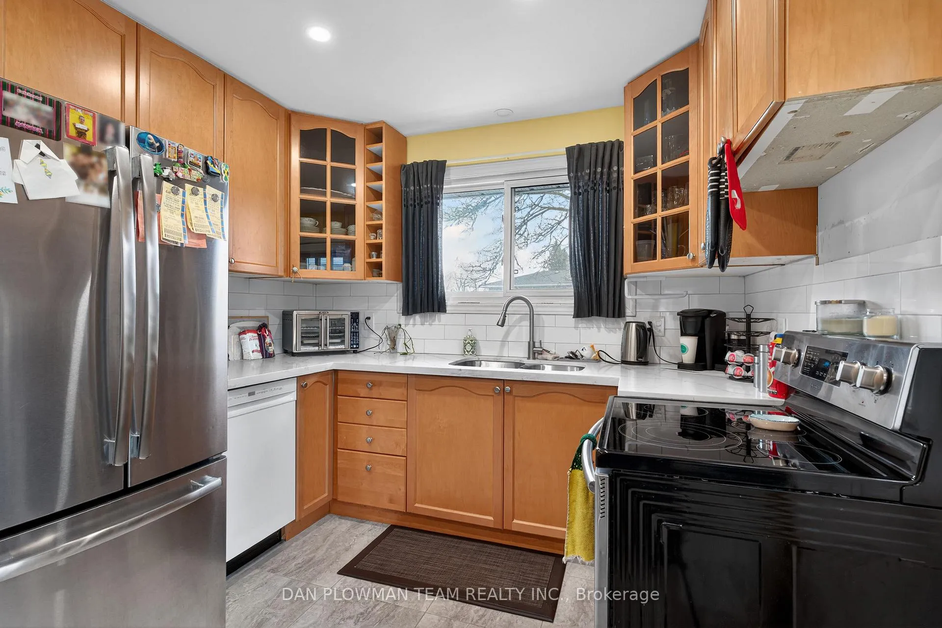 Photo 8 of 344 Kensington Crescent, Oshawa, Centennial — HOMEH