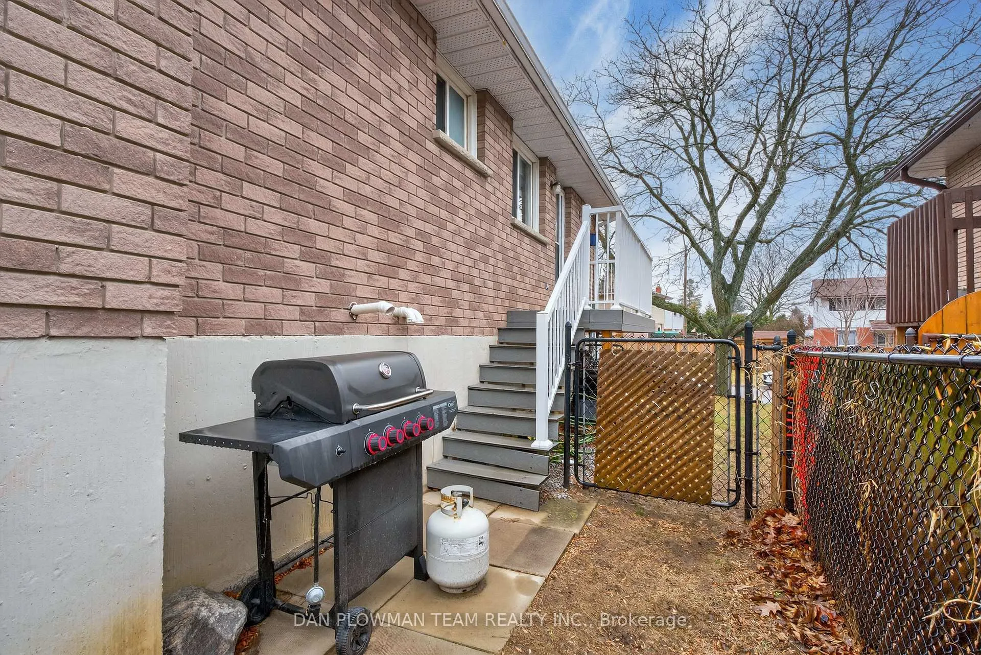 Photo 36 of 344 Kensington Crescent, Oshawa, Centennial — HOMEH