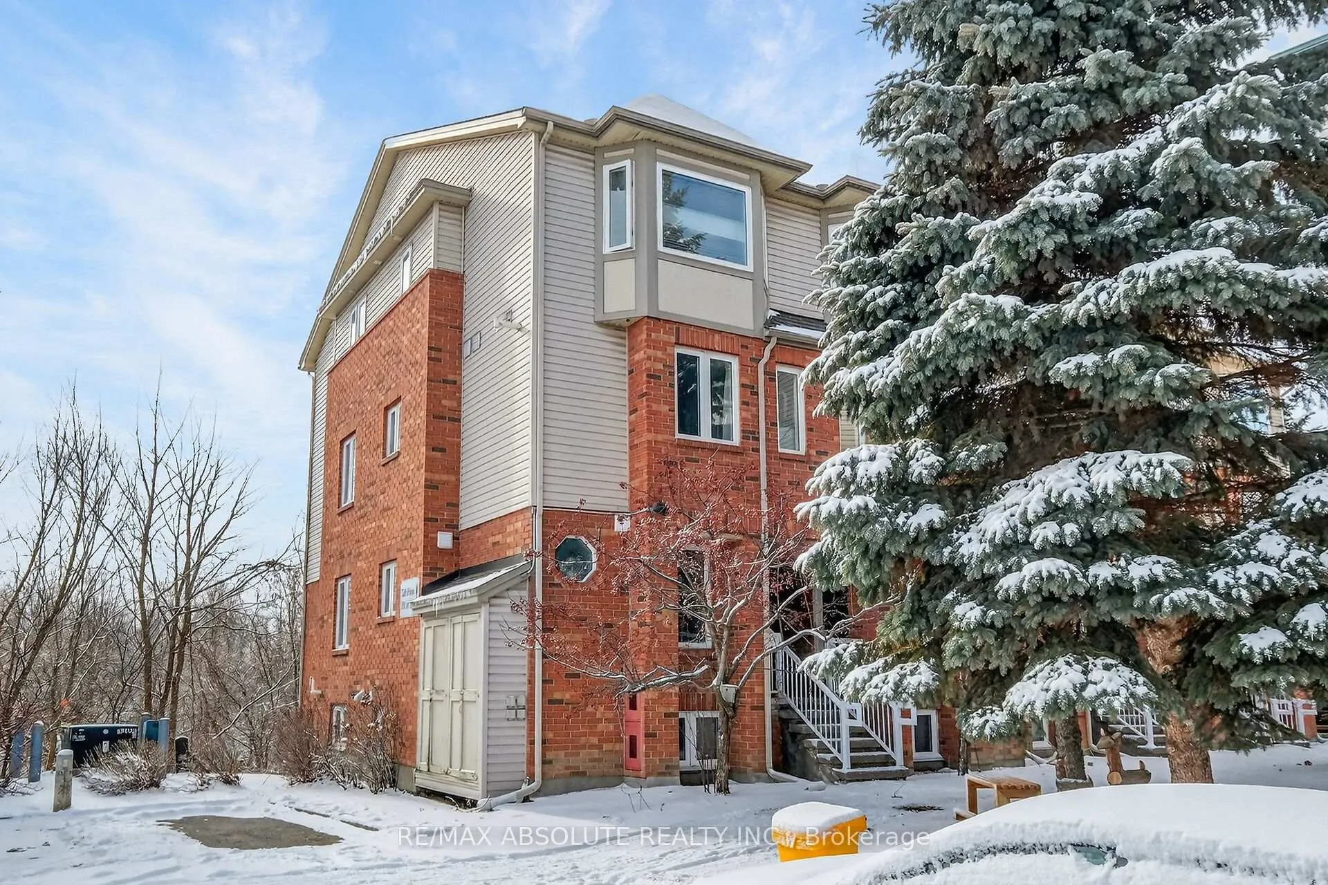 Photo 1 of 117 Tall Pines Private, Ottawa, Leslie Park — HOMEH