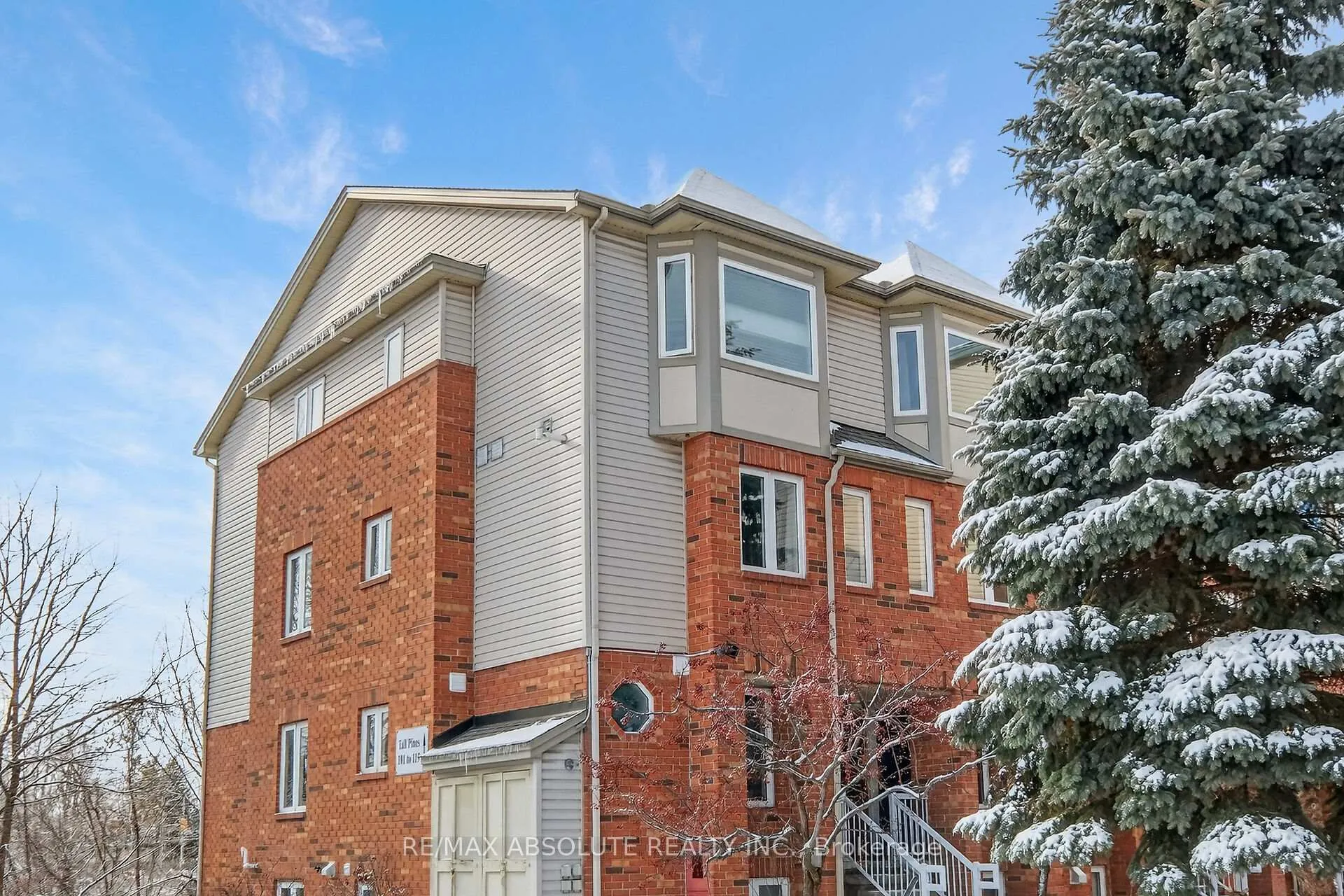 Photo 2 of 117 Tall Pines Private, Ottawa, Leslie Park — HOMEH