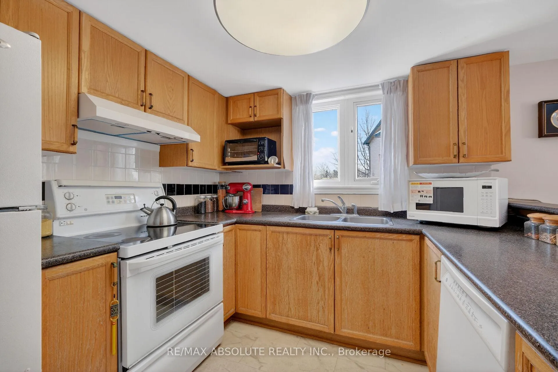 Photo 25 of 117 Tall Pines Private, Ottawa, Leslie Park — HOMEH