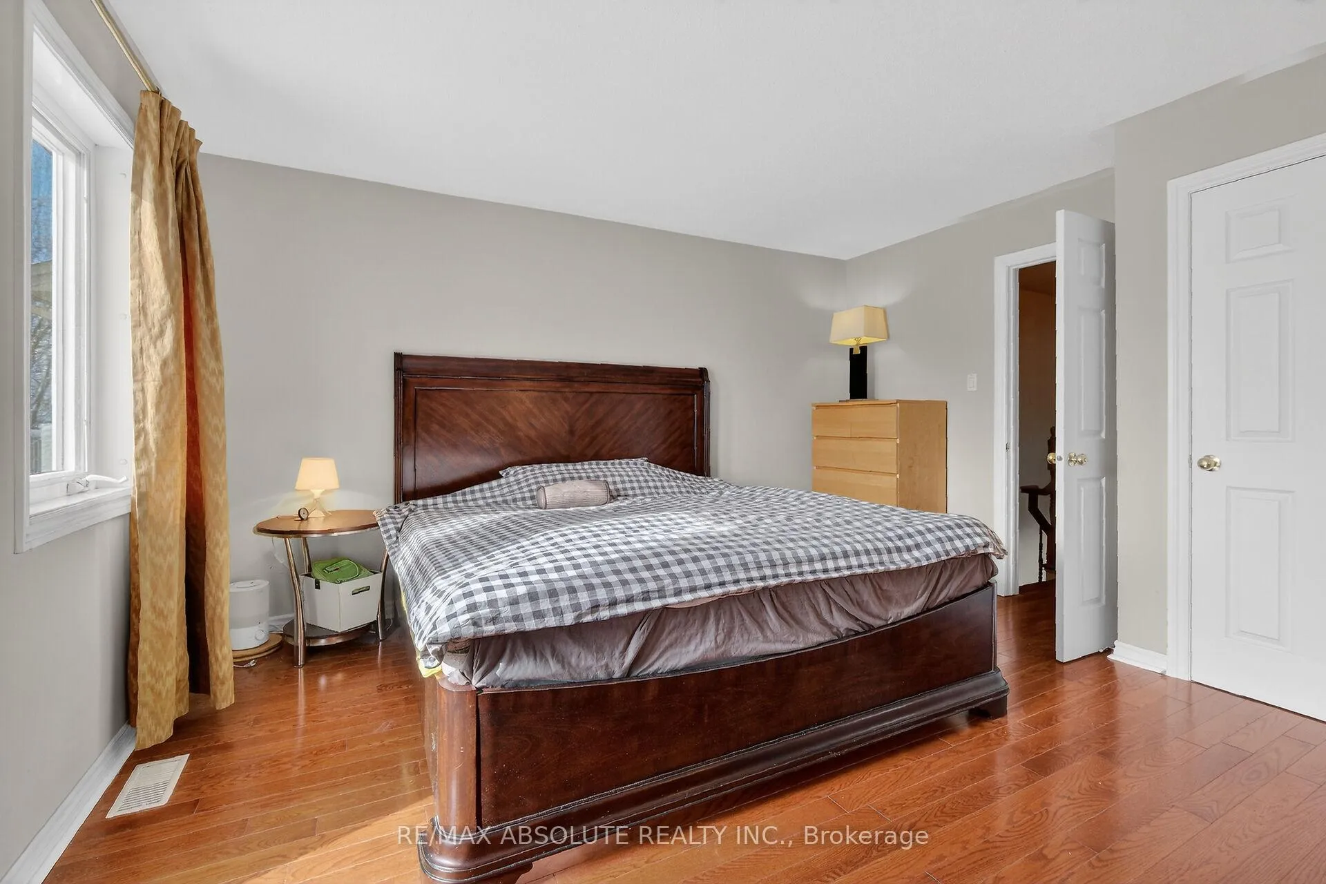 Photo 38 of 117 Tall Pines Private, Ottawa, Leslie Park — HOMEH