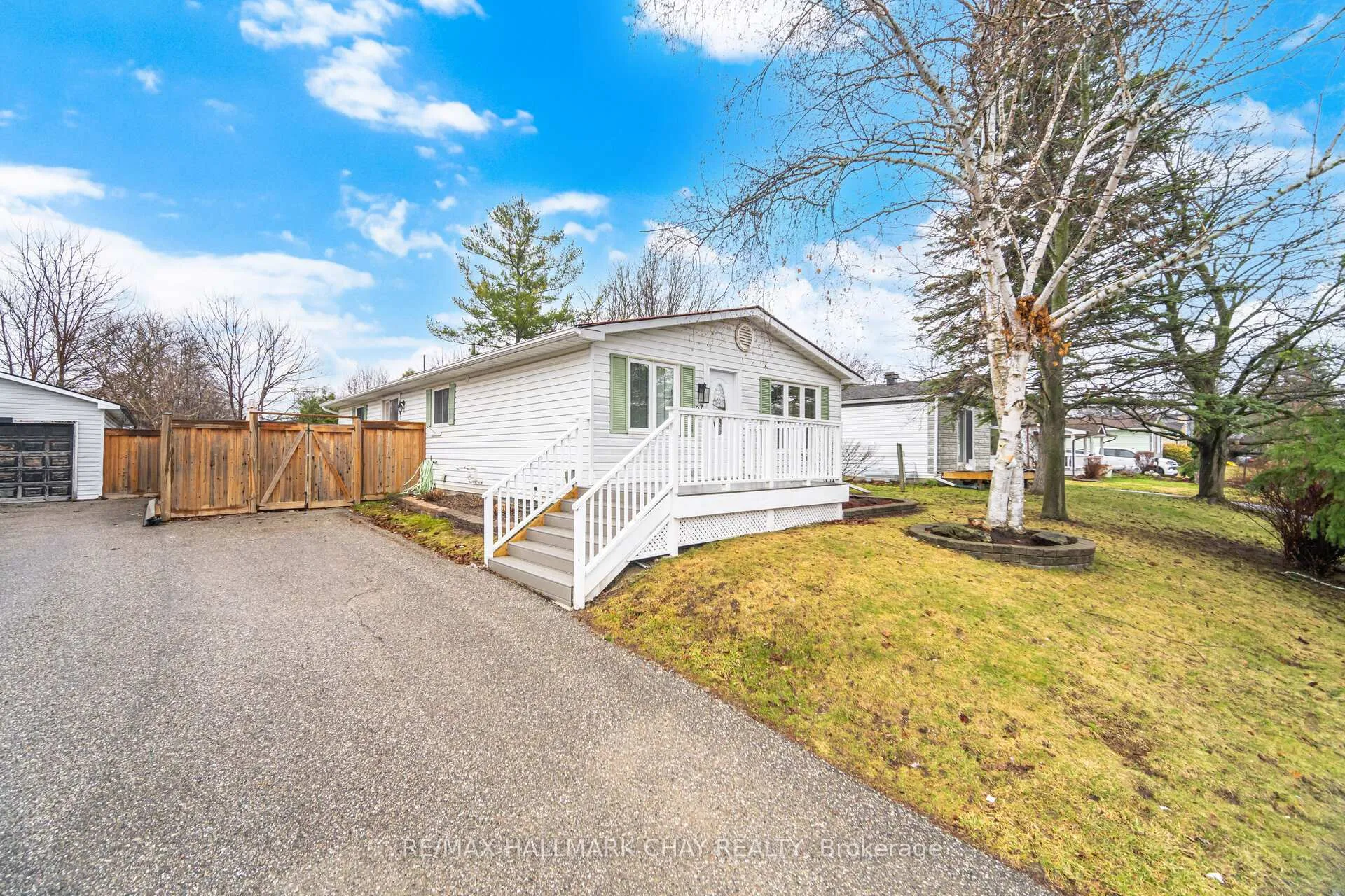 Photo 3 of 97 Walkem Drive, New Tecumseth, Tottenham — HOMEH