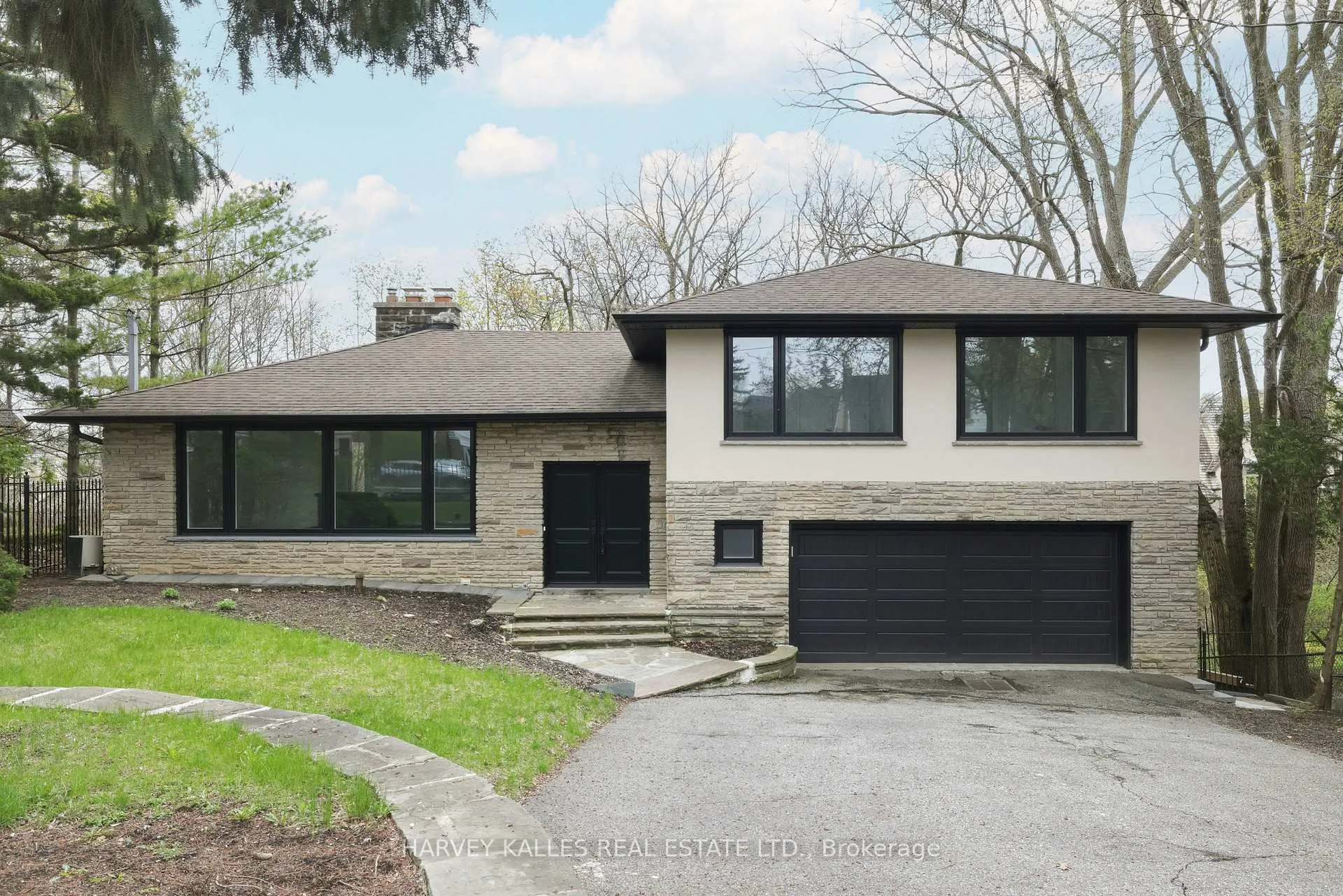 Photo of 537 Blythwood Road