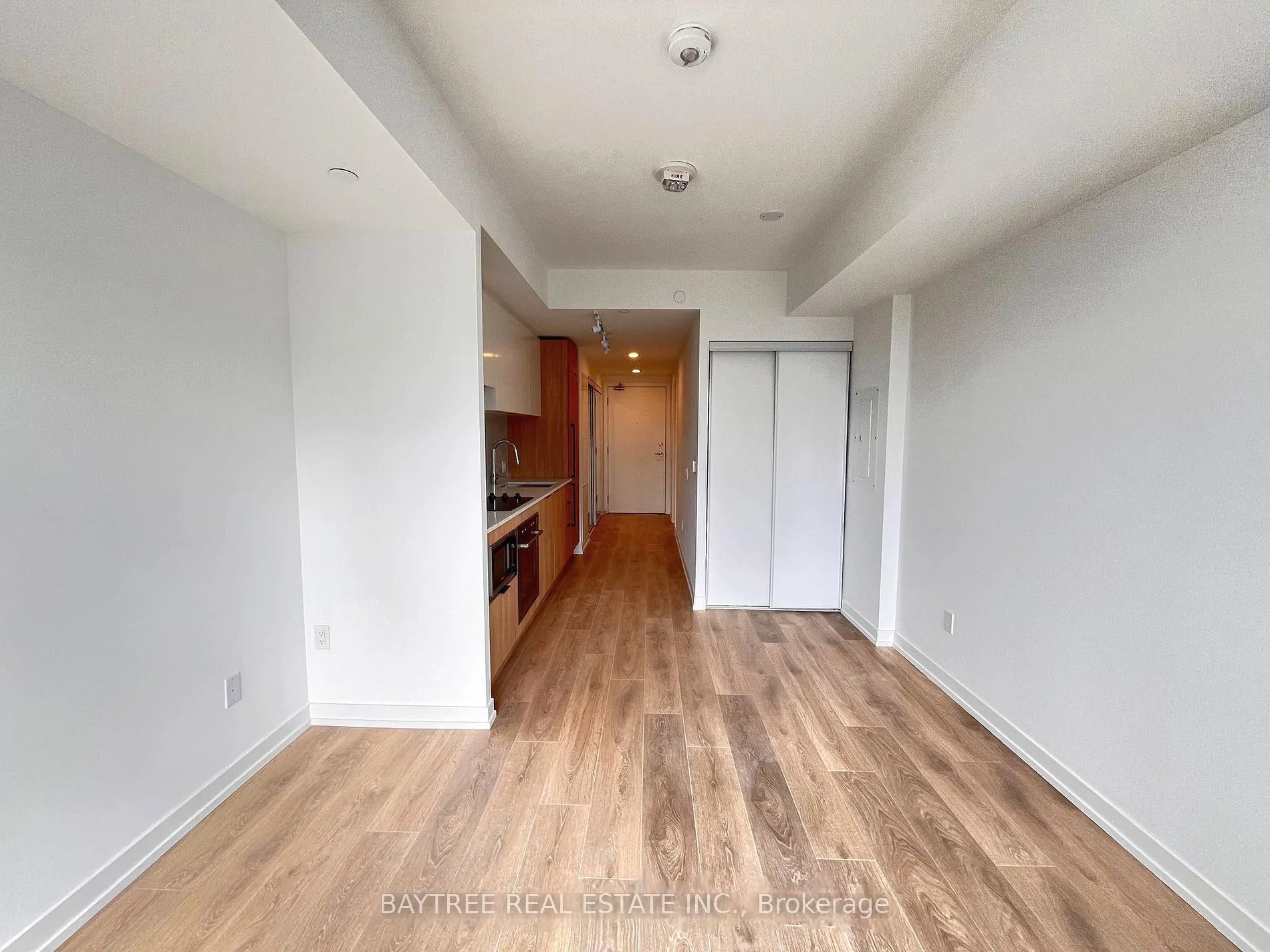 Front of Unit 2711, 82 Dalhousie Street