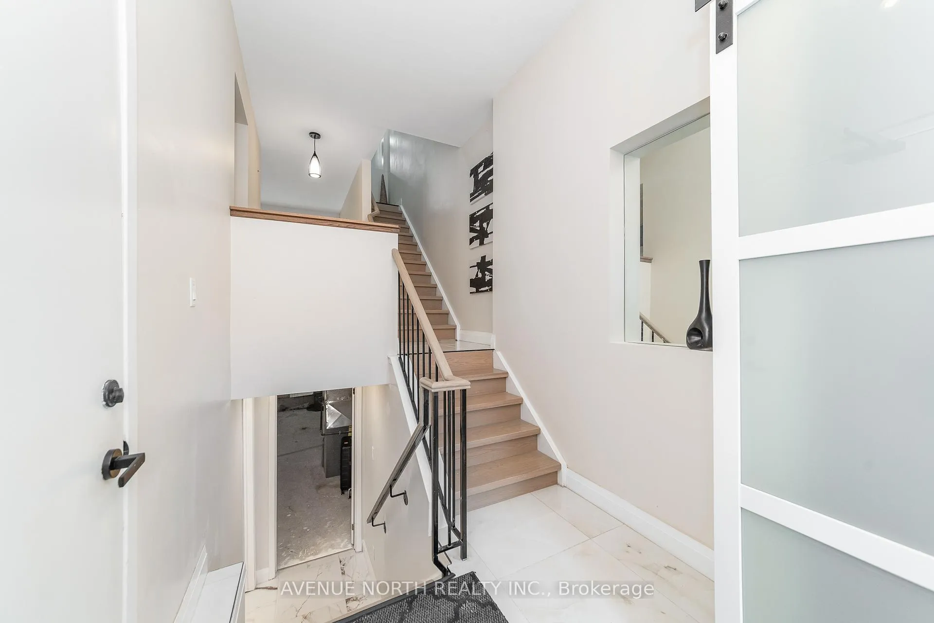 Photo 5 of 406 Verdon Private, Ottawa, Hunt Club Park/Greenboro — HOMEH
