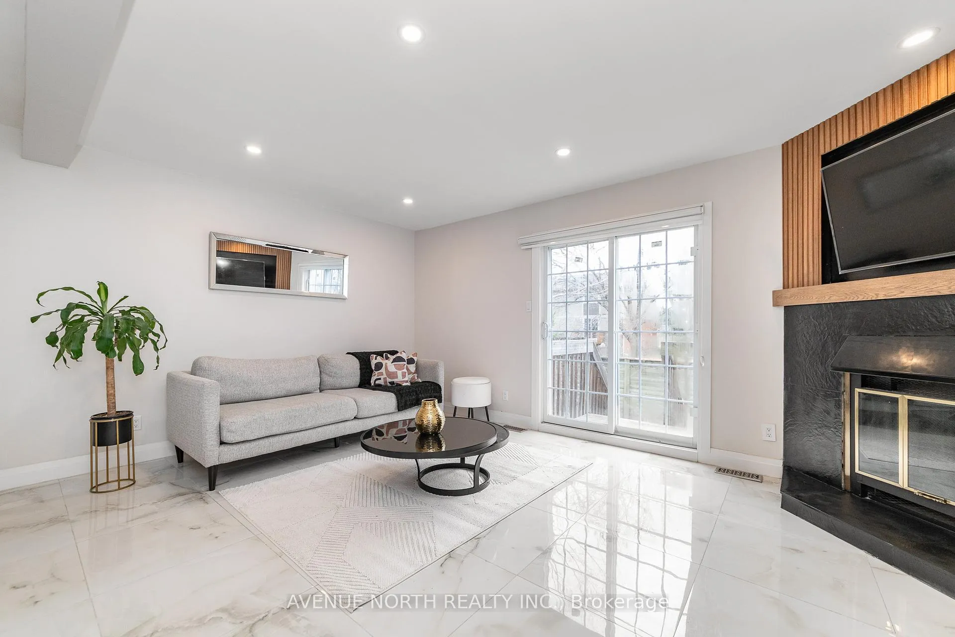 Photo 13 of 406 Verdon Private, Ottawa, Hunt Club Park/Greenboro — HOMEH