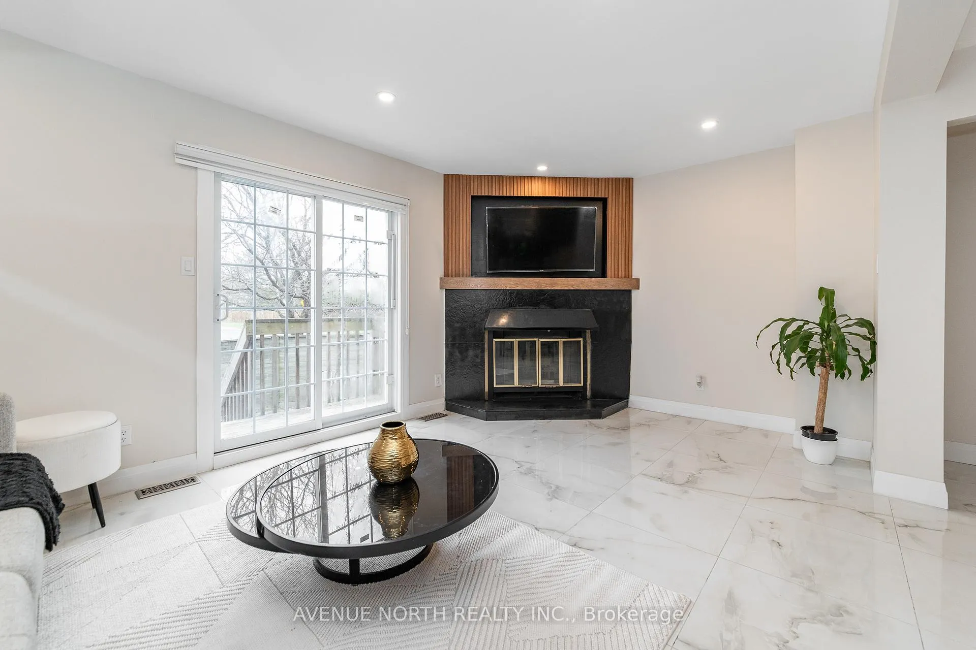 Photo 14 of 406 Verdon Private, Ottawa, Hunt Club Park/Greenboro — HOMEH
