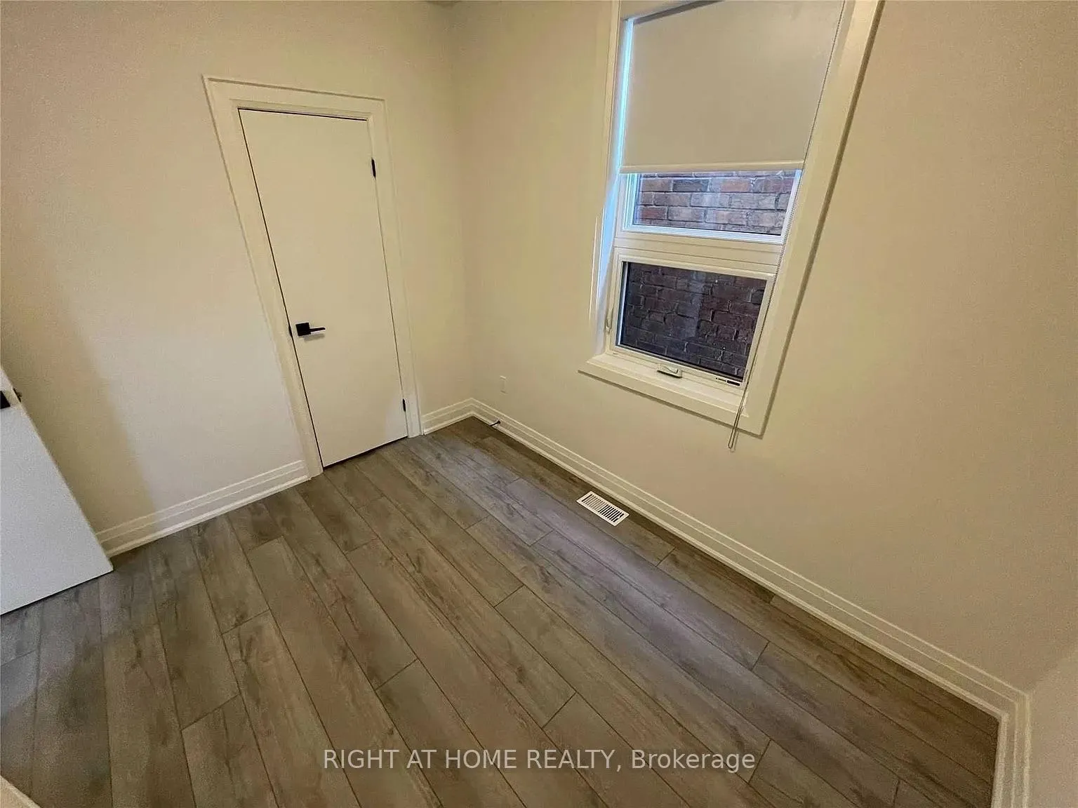 Photo 5 of Unit Upper, 380 Northcliffe Boulevard, Toronto, Oakwood Village — HOMEH