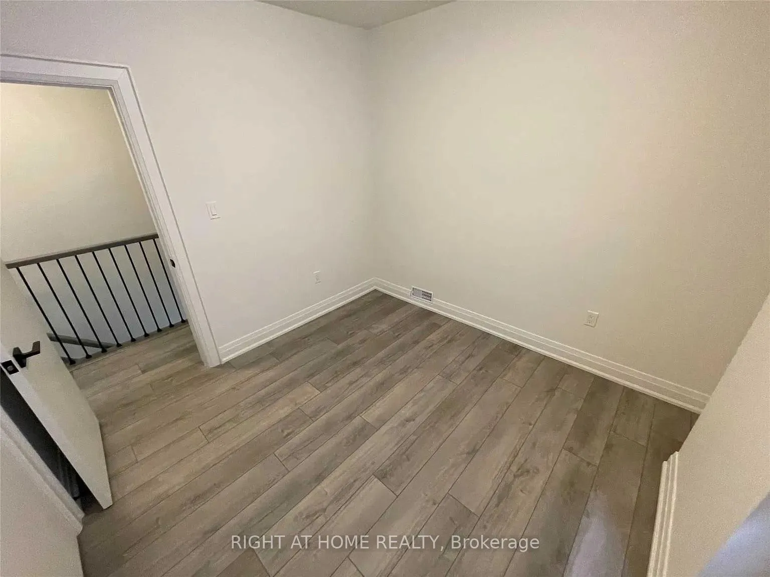 Photo 10 of Unit Upper, 380 Northcliffe Boulevard, Toronto, Oakwood Village — HOMEH